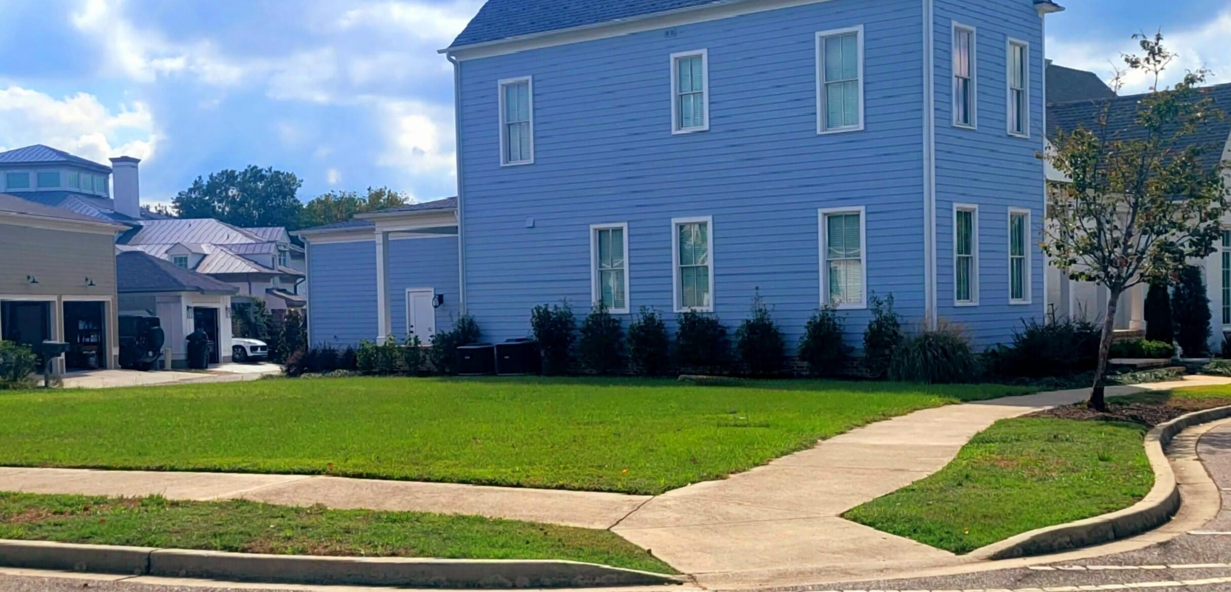 Looking at the lot from Boeck Rd