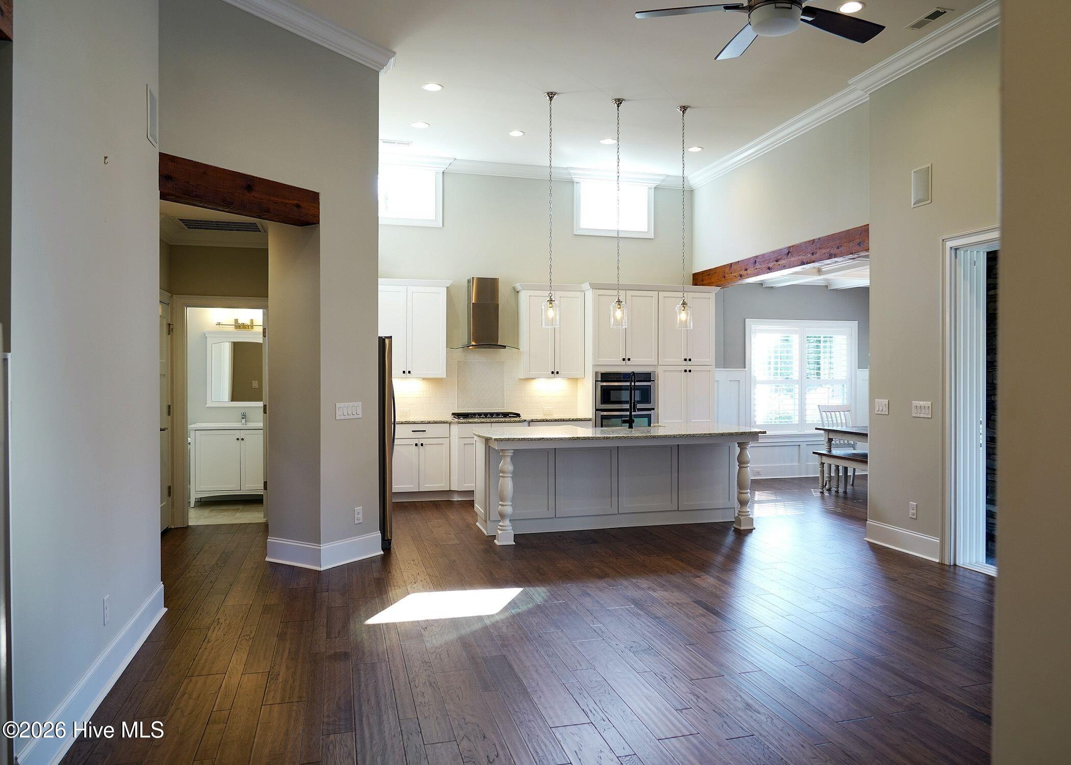 100554172 | Photo 10