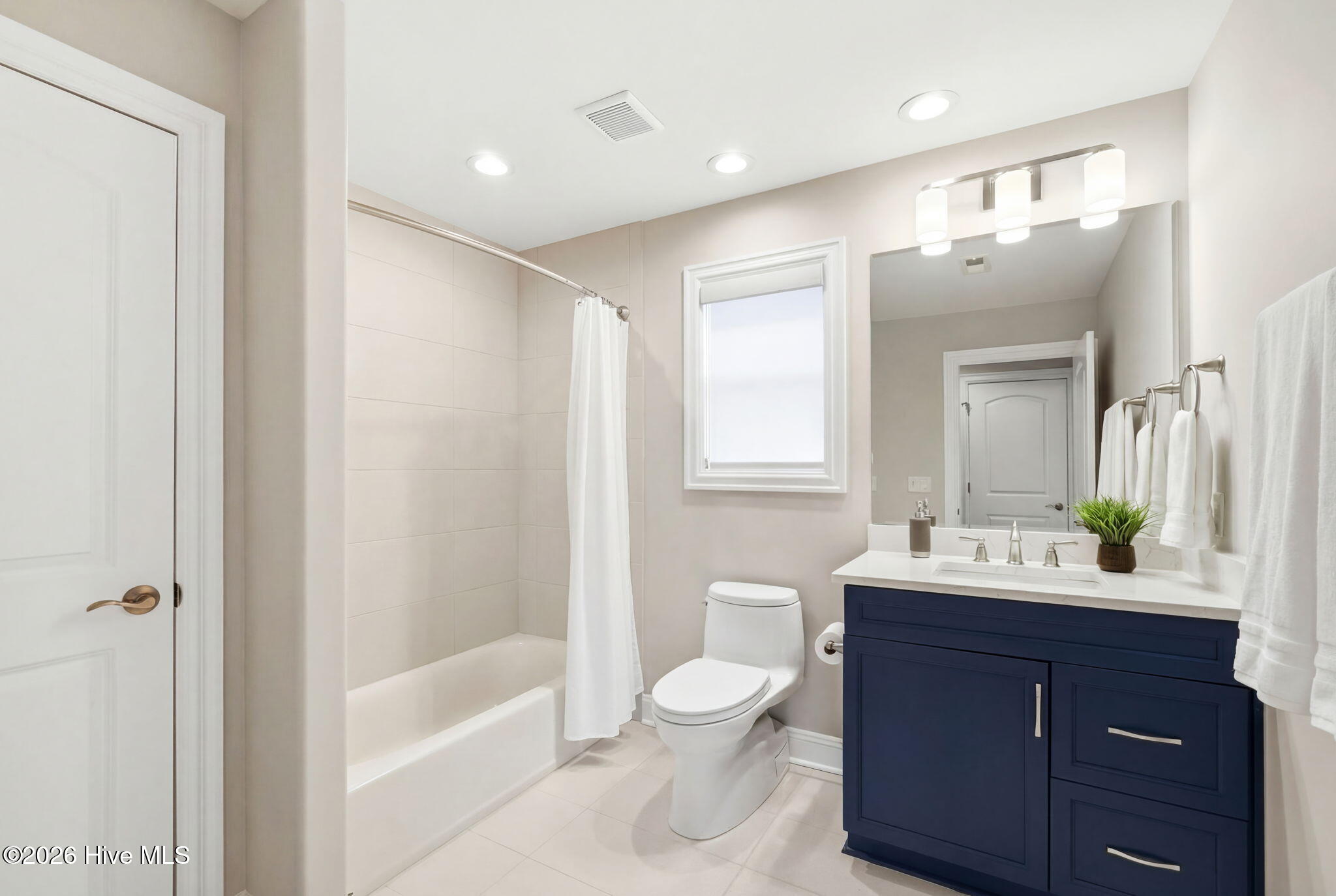 100555093 | Photo 37