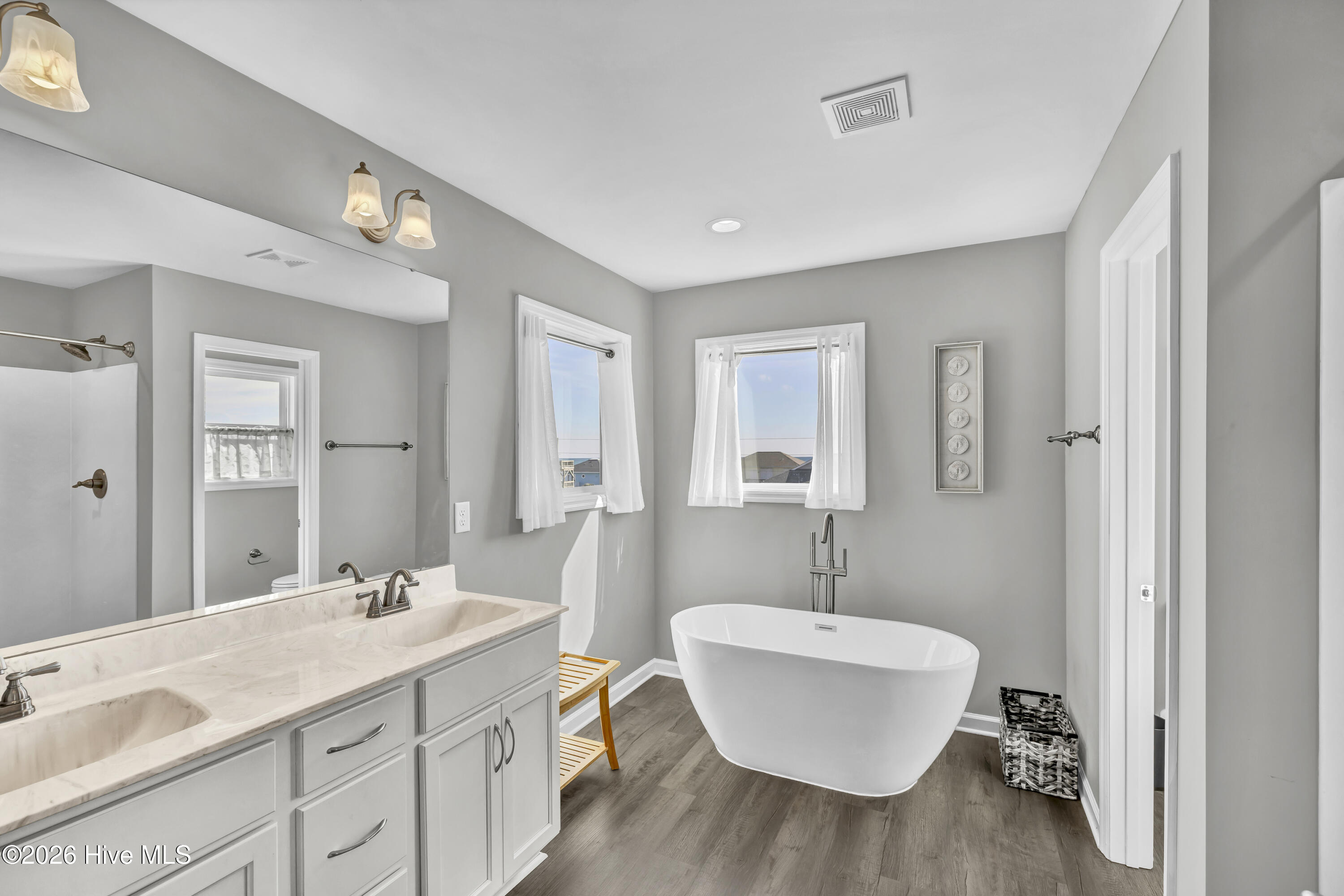 100547519 | Photo 35