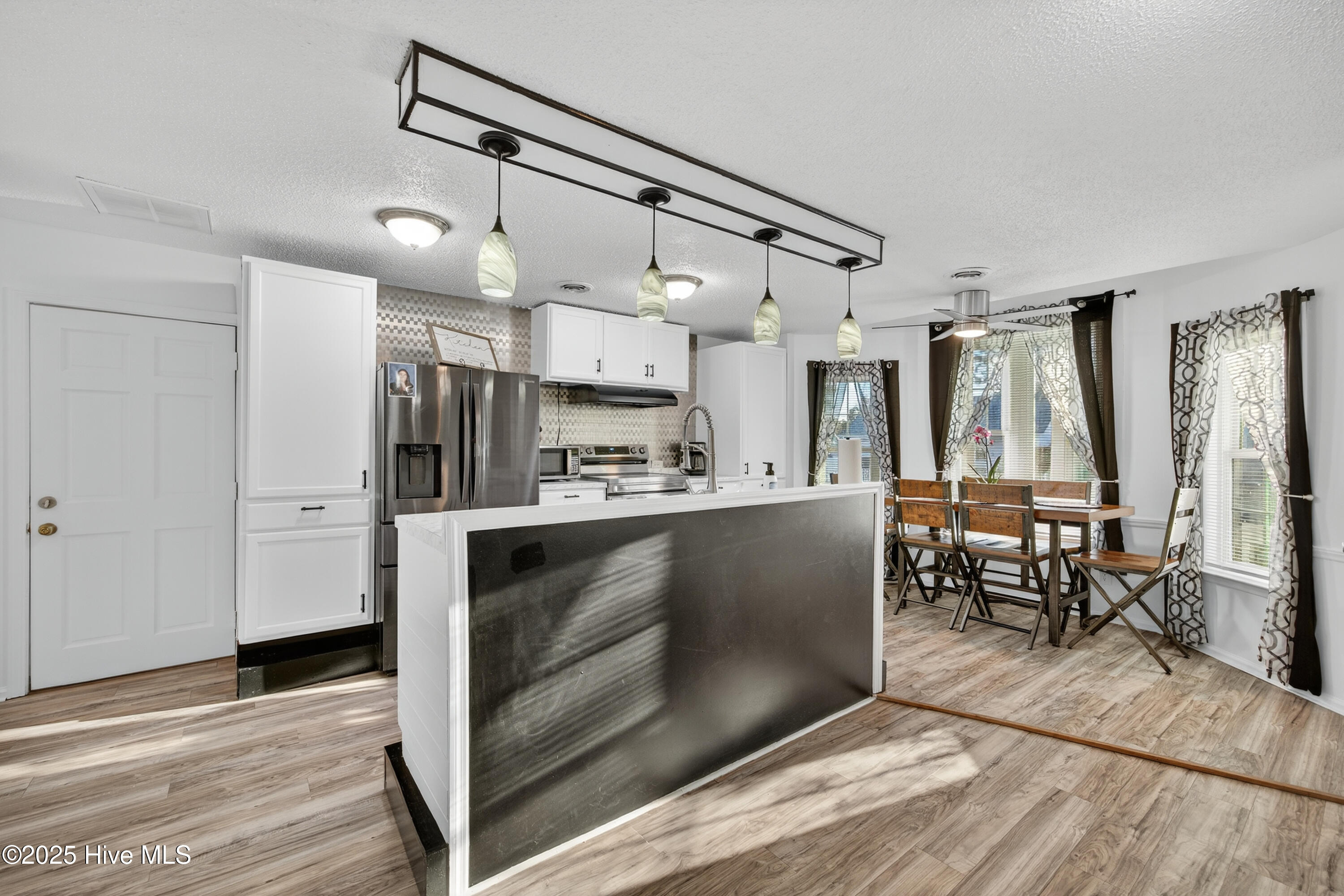 100541929 | Photo 11