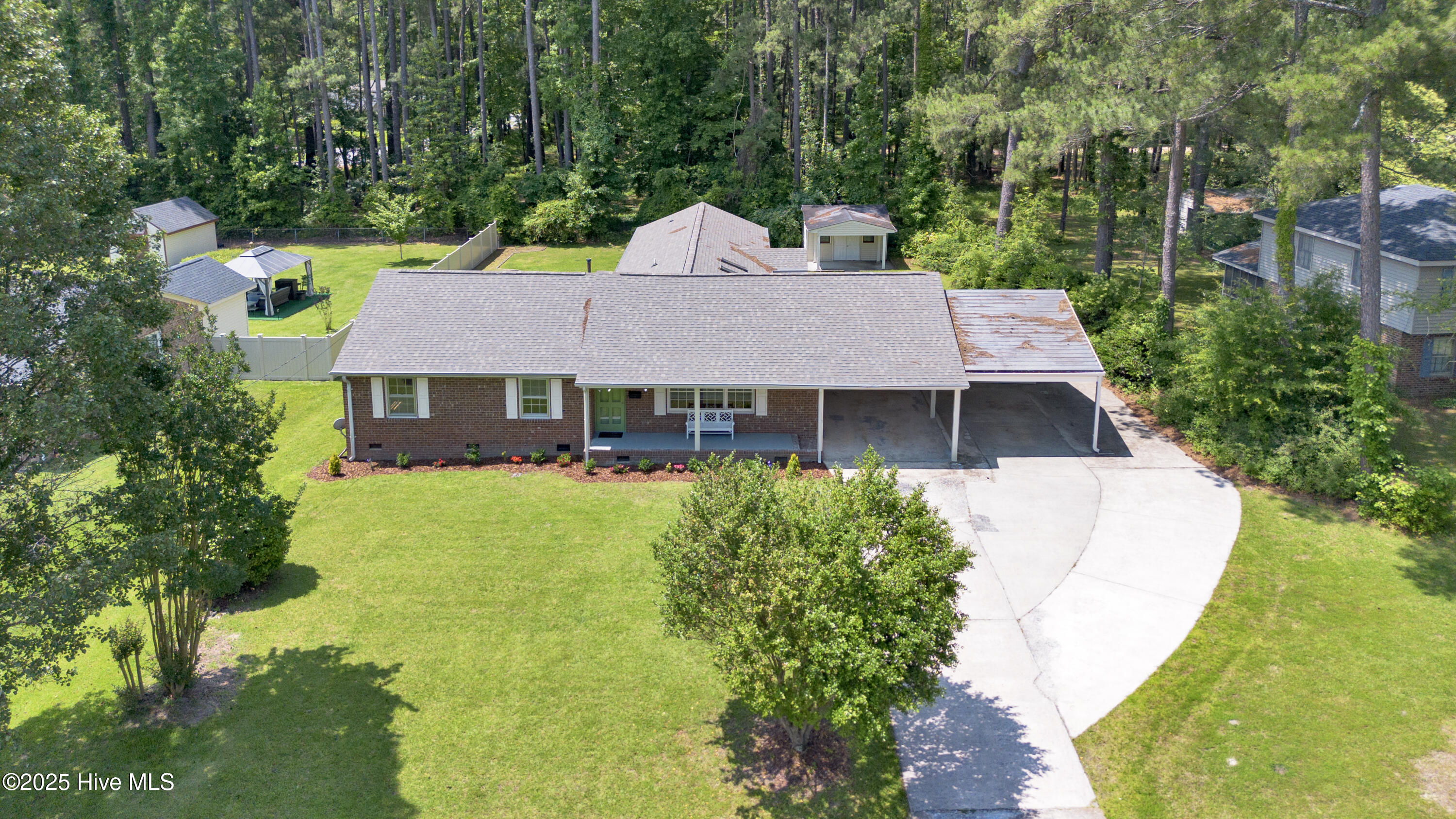 Aerial View Park in behind