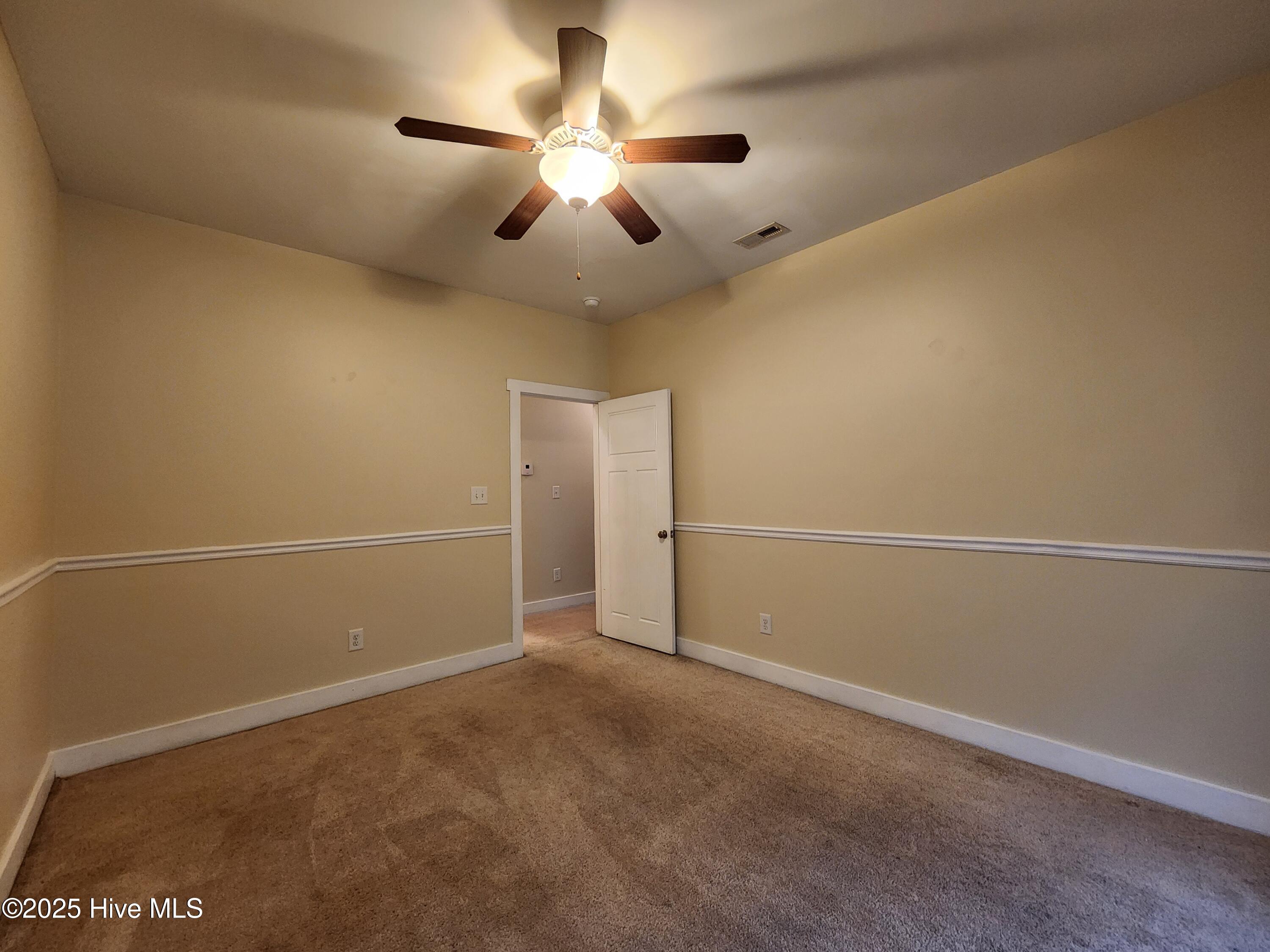 100569156 | Photo 23