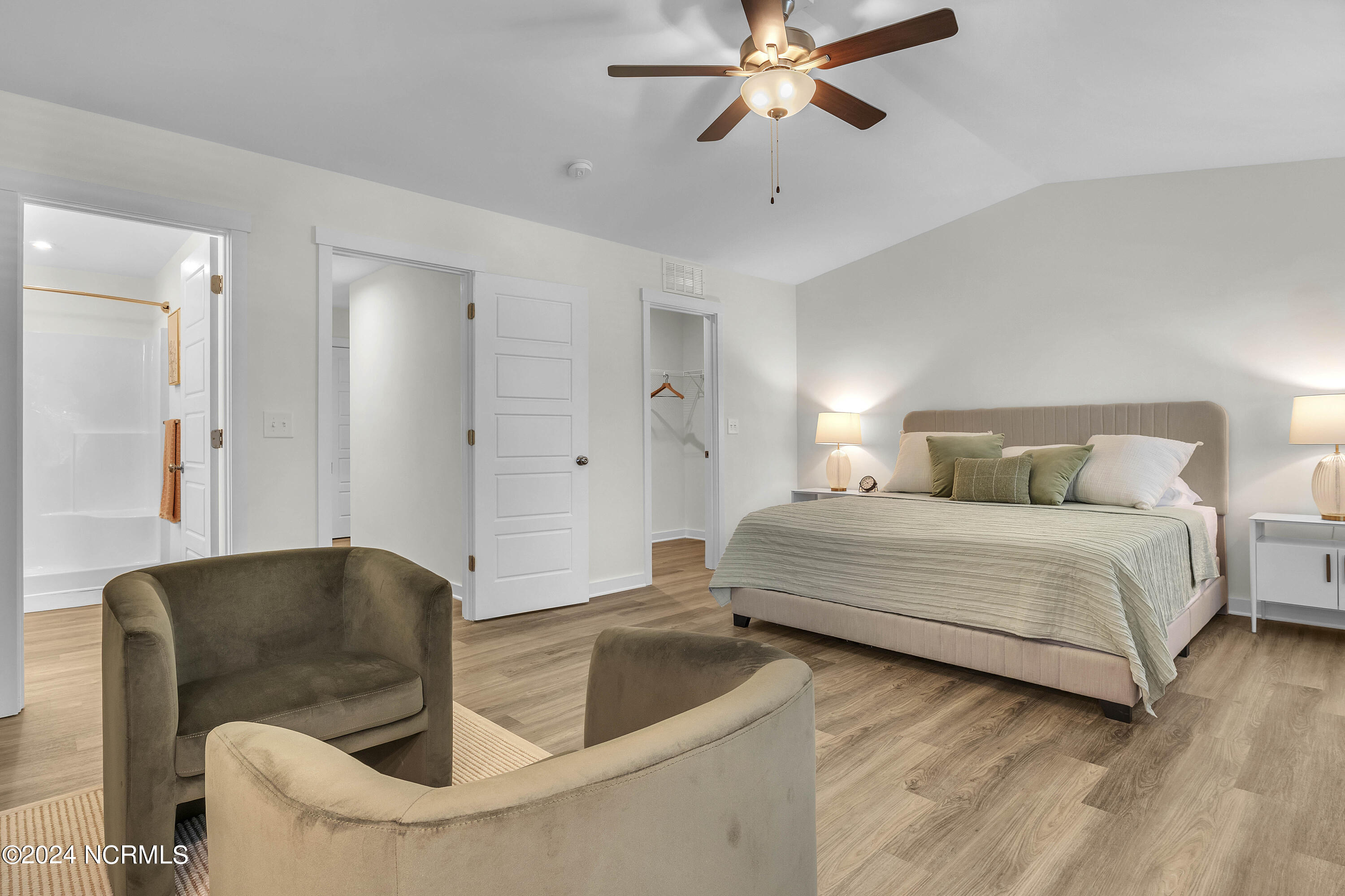 100544675 | Photo 10