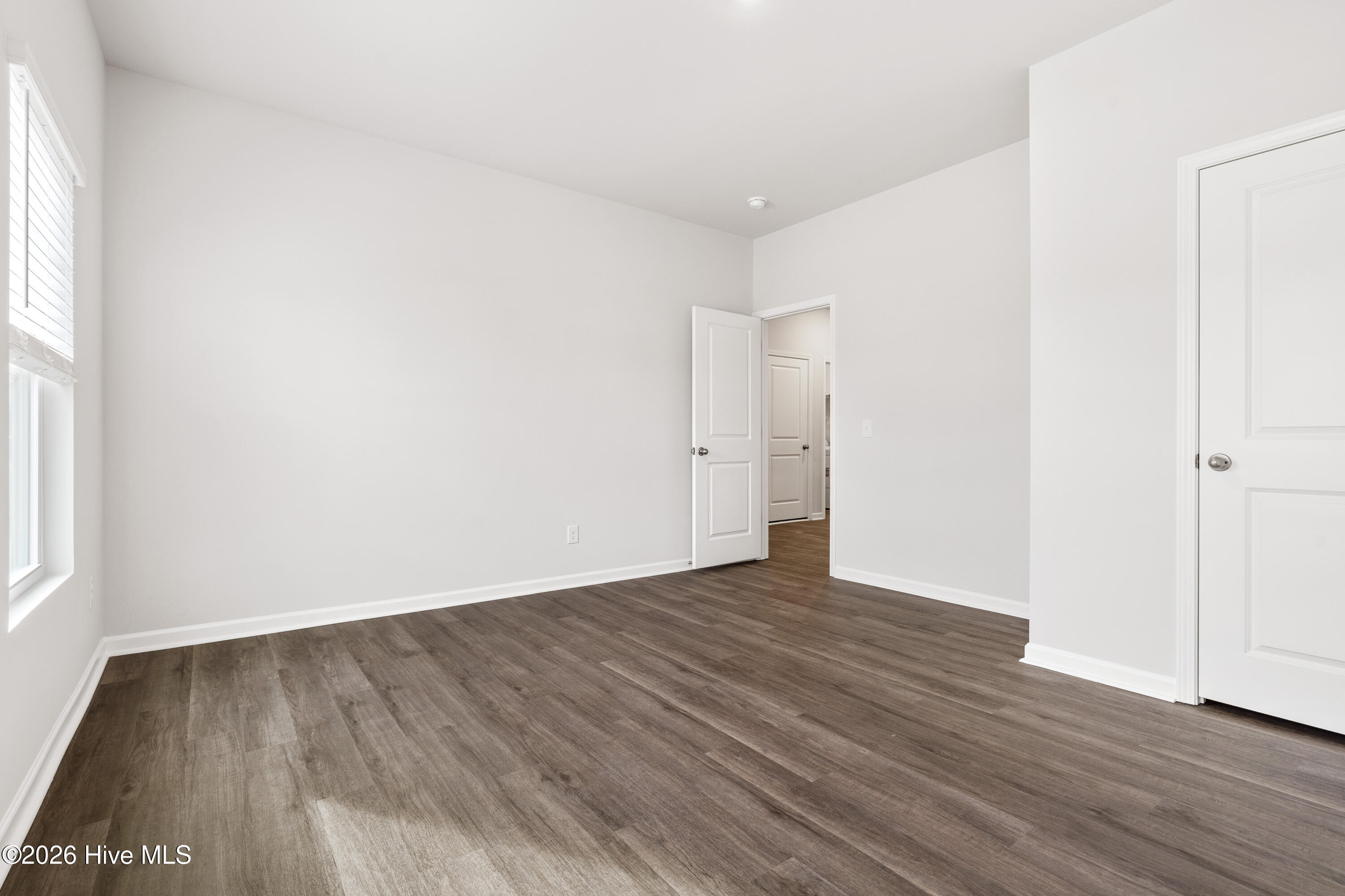 100565512 | Photo 29