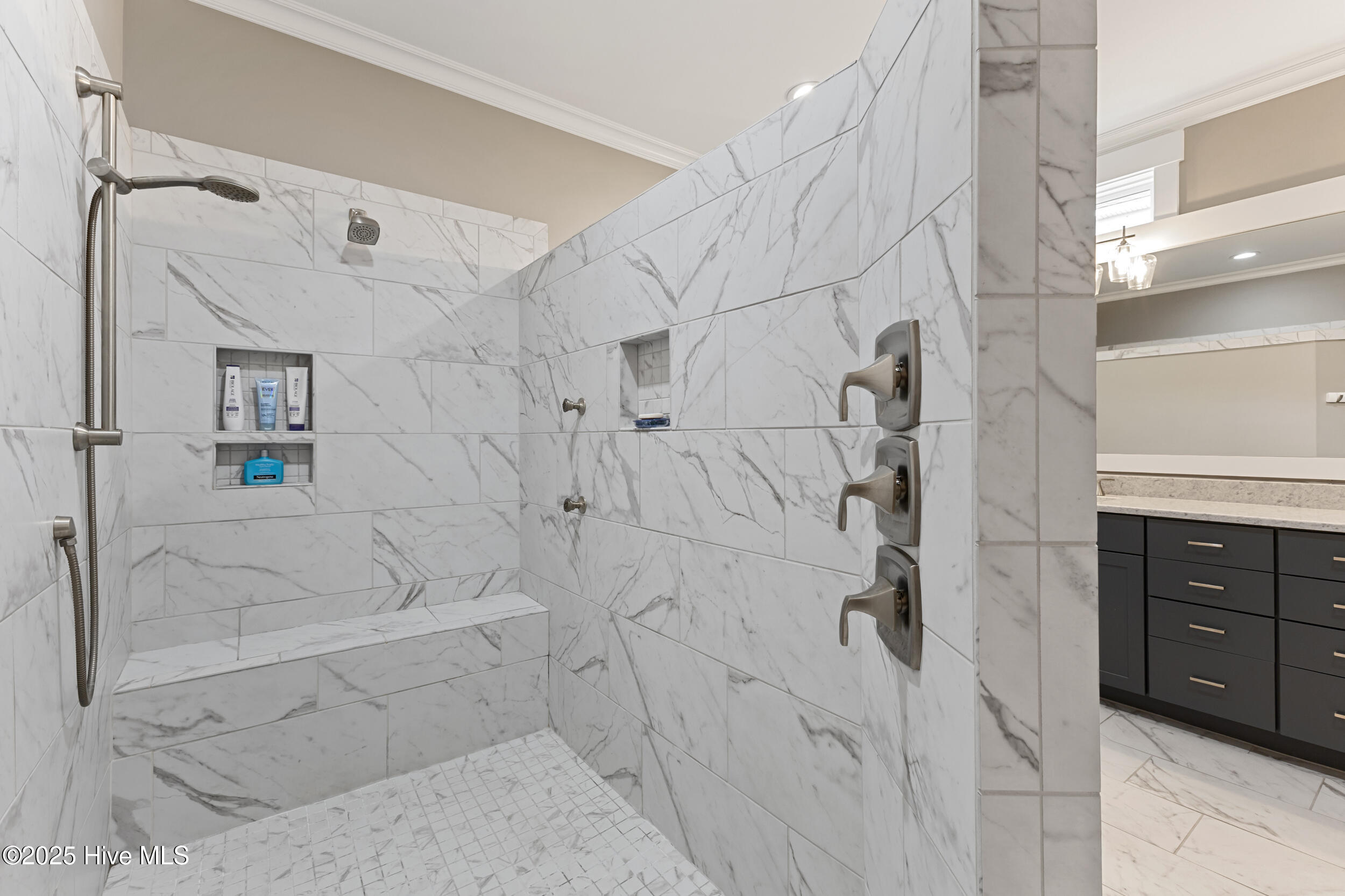 100550581 | Photo 19