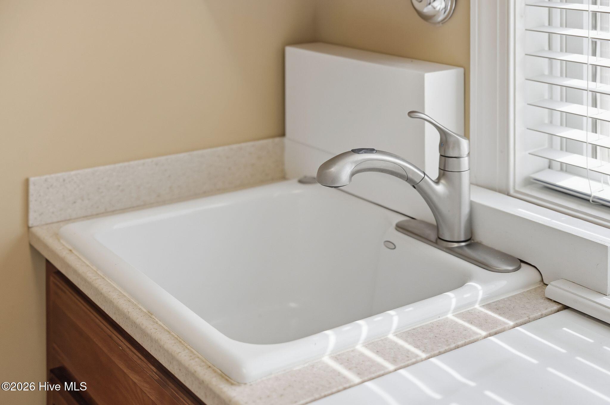 100565083 | Photo 60