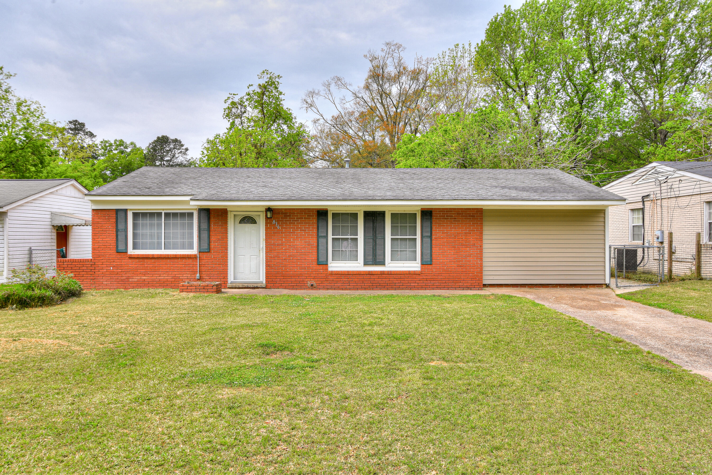836 Lake Terrace Drive, Augusta, GA 30904 Listing Photo  1