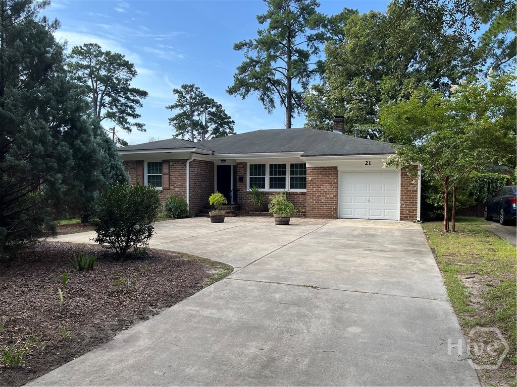 Photo 2 of Single family home for sale at 21 E 61st Street, Savannah, GA 31405 | MLS# SA365210 | Listing updated on 2026-10-01