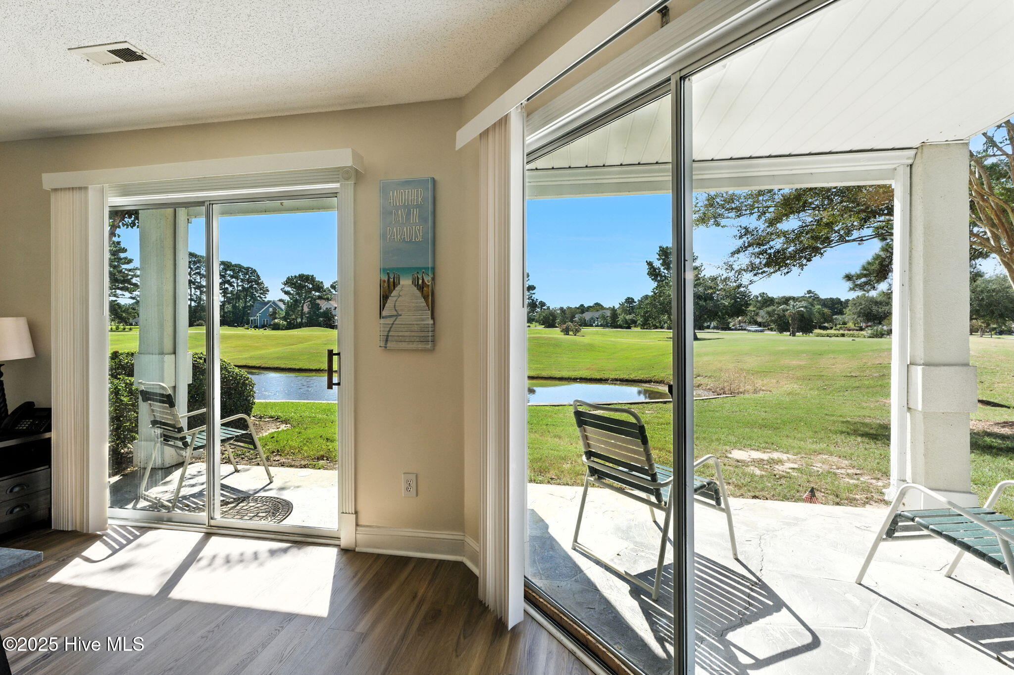 100527104 | Photo 23