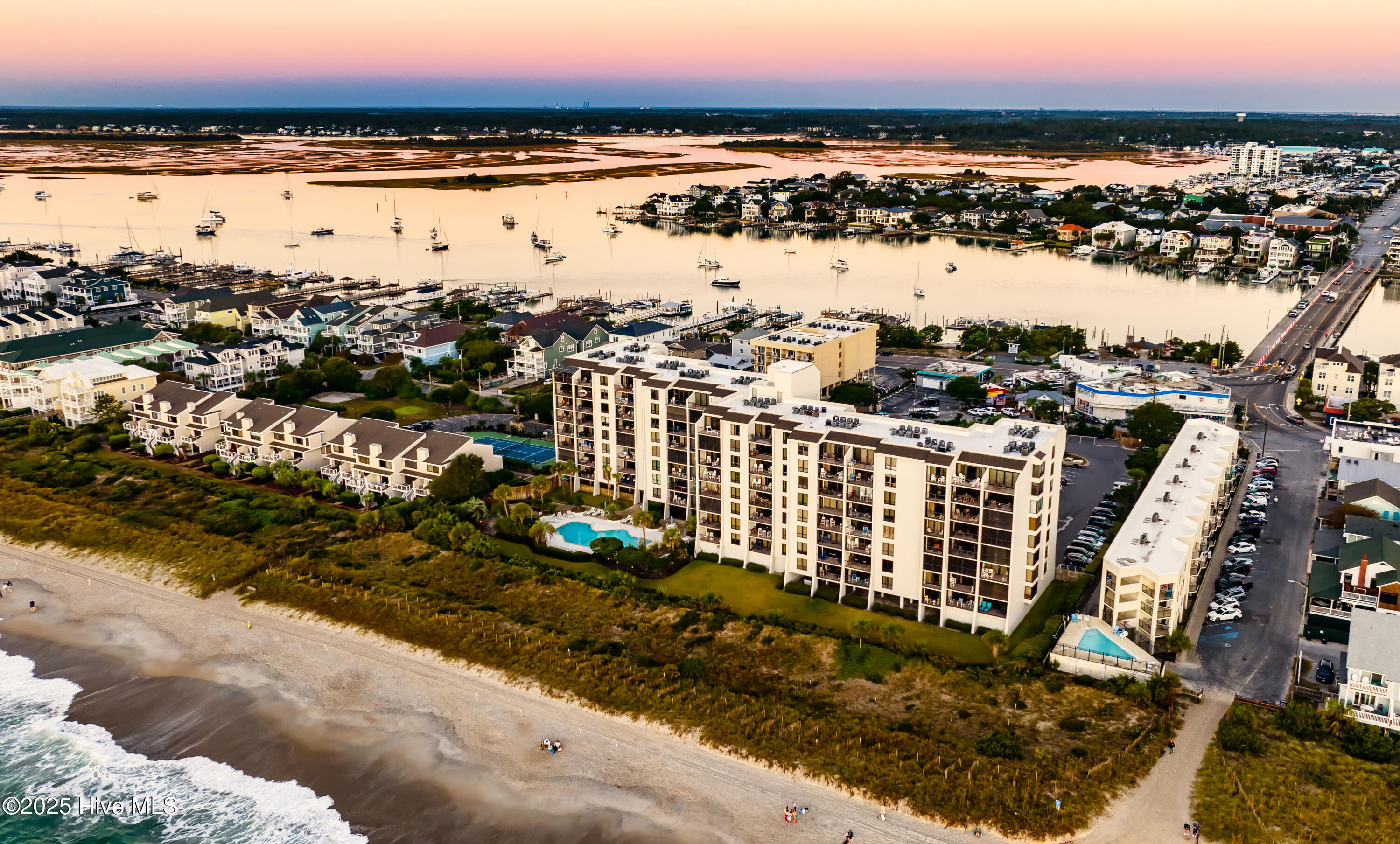 95 S Lumina Avenue 6-K, Wrightsville Beach, NC 28480 – photo 2: Station One - 6-K (2)