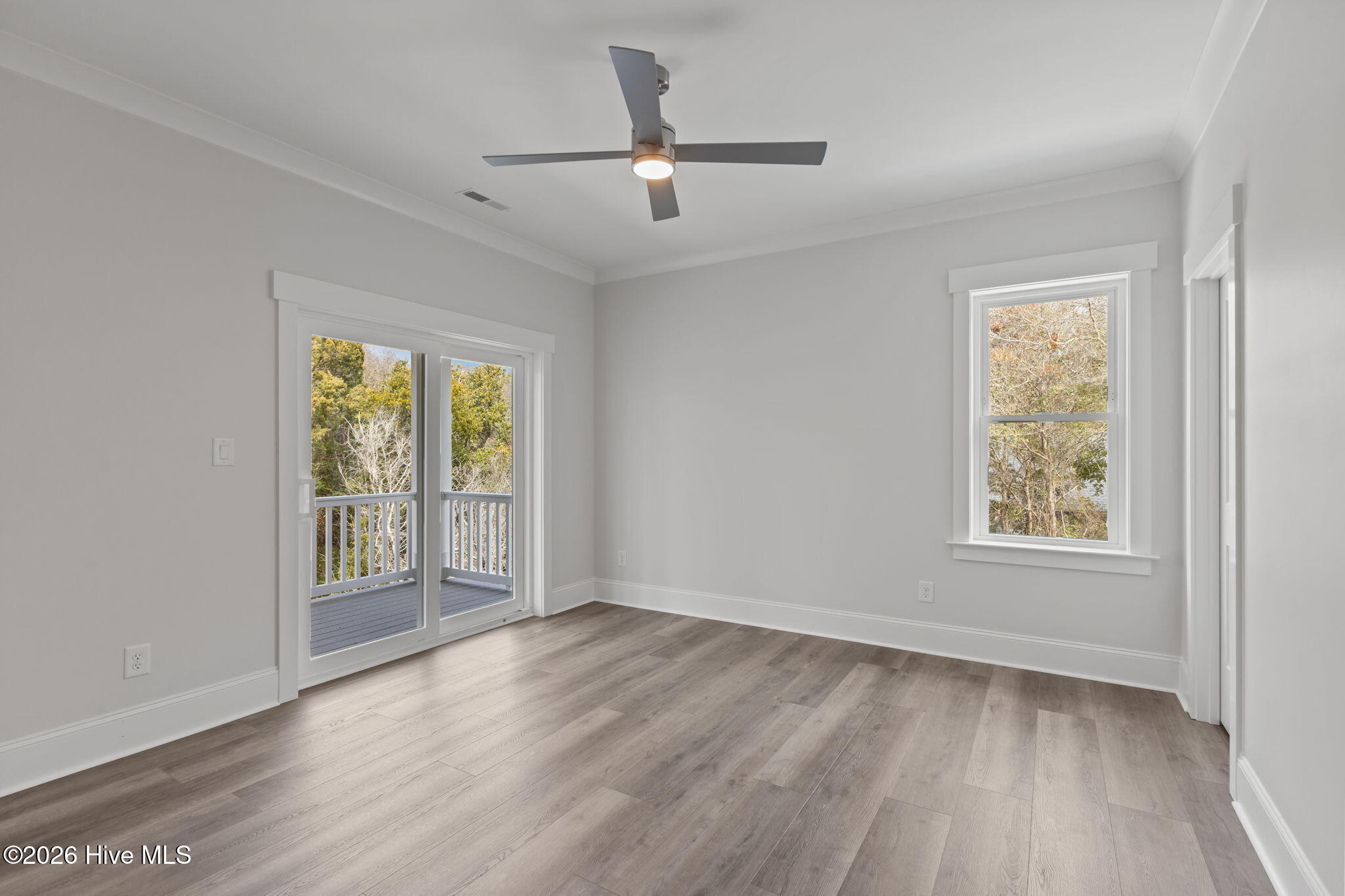 100553636 | Photo 25