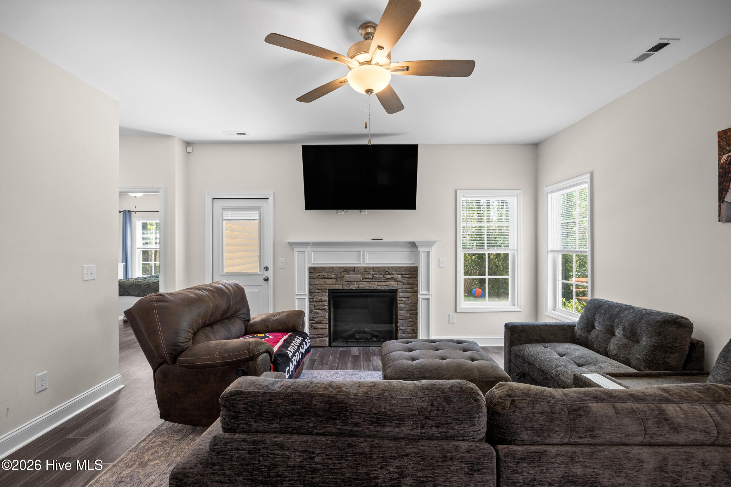 100566658 | Photo 14