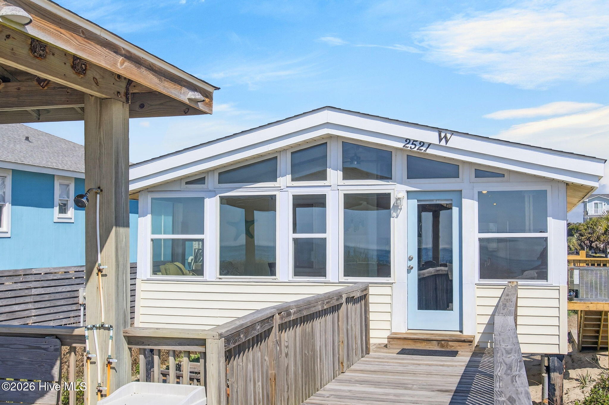 100559967 | Photo 36