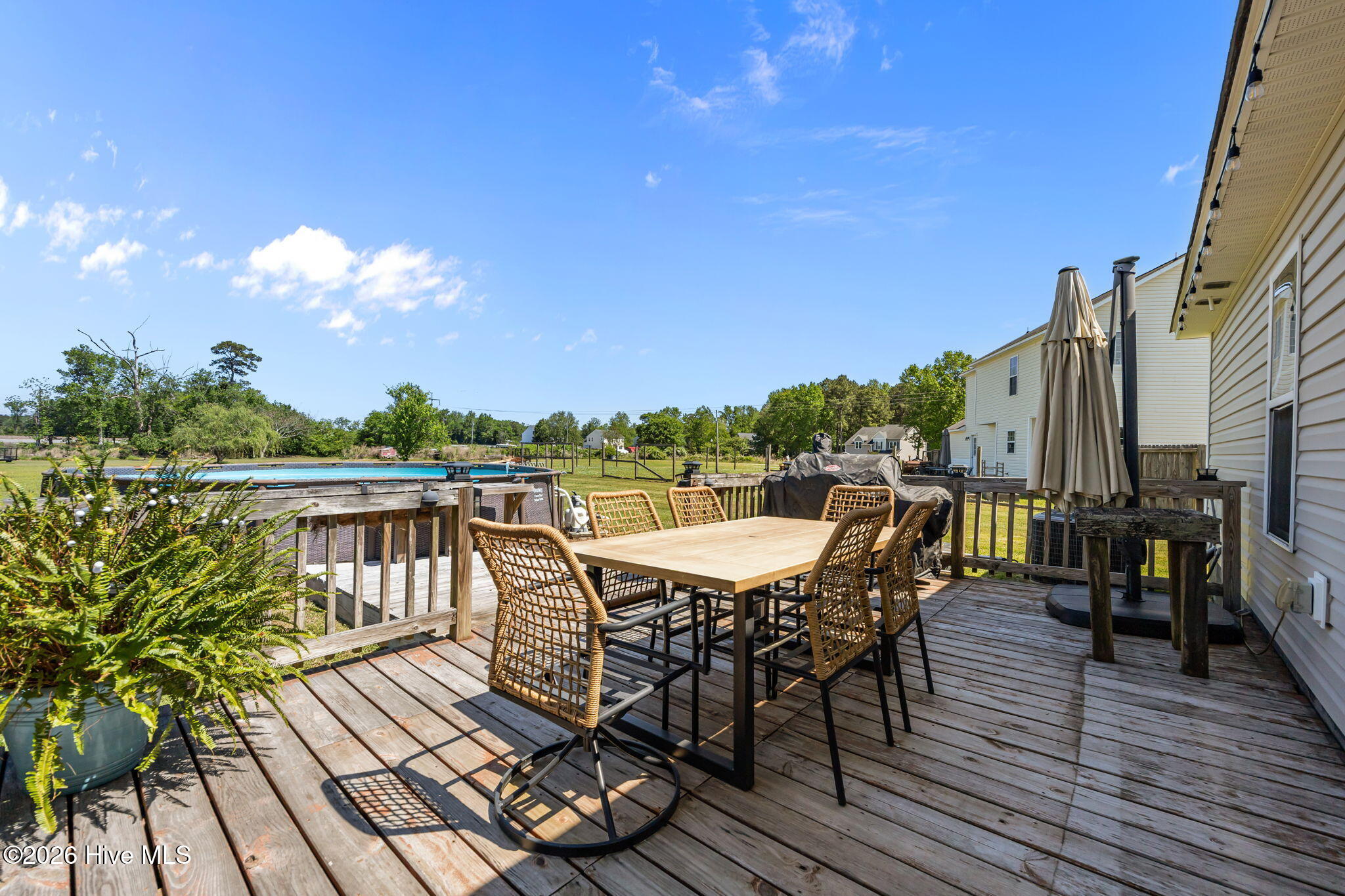 100567595 | Photo 43