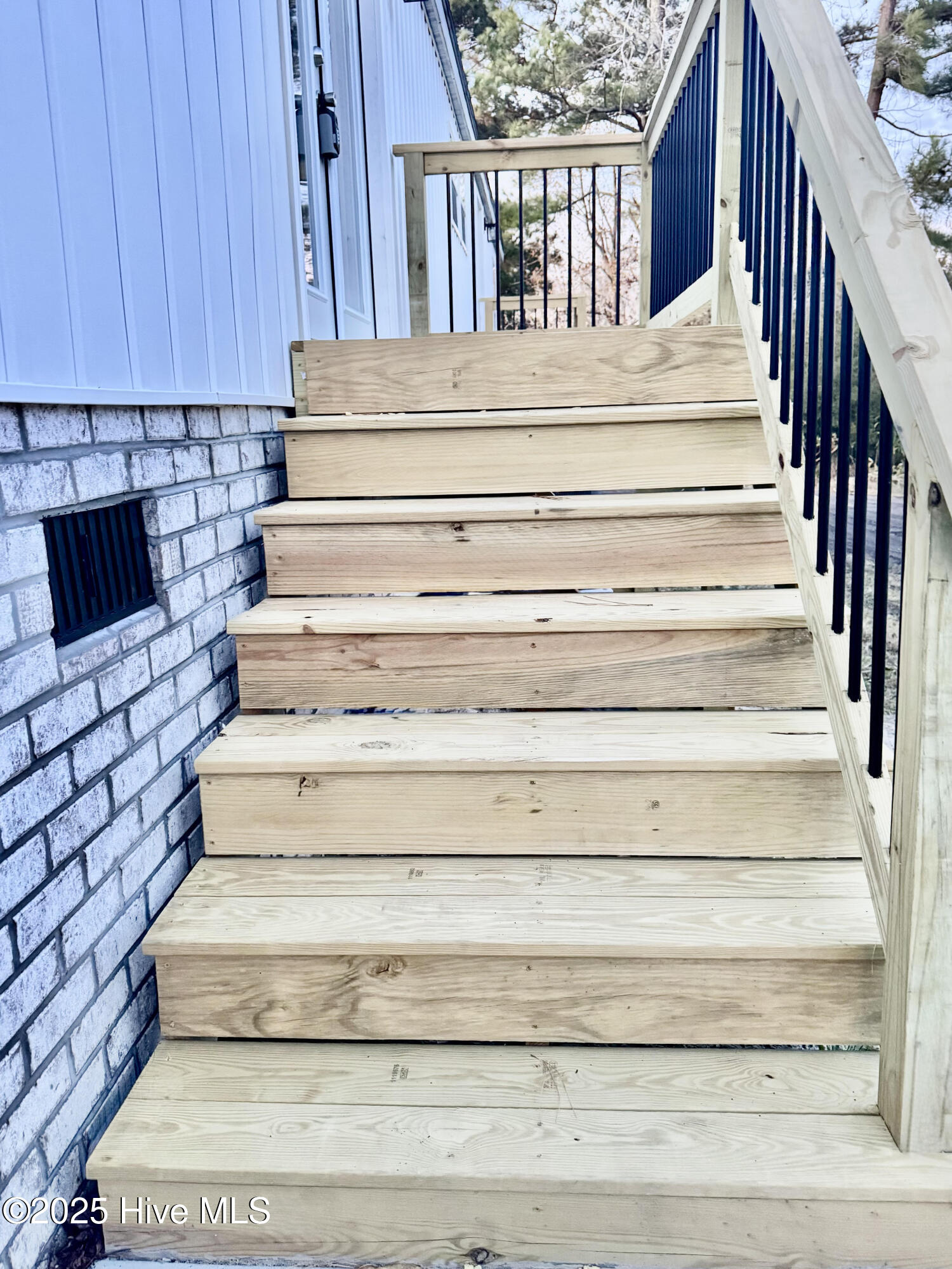 100546285 | Photo 47