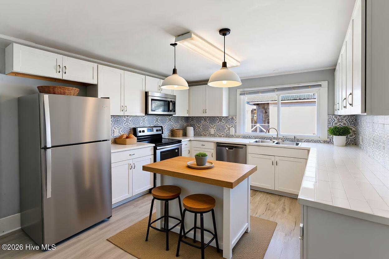 100561593 | Photo 11