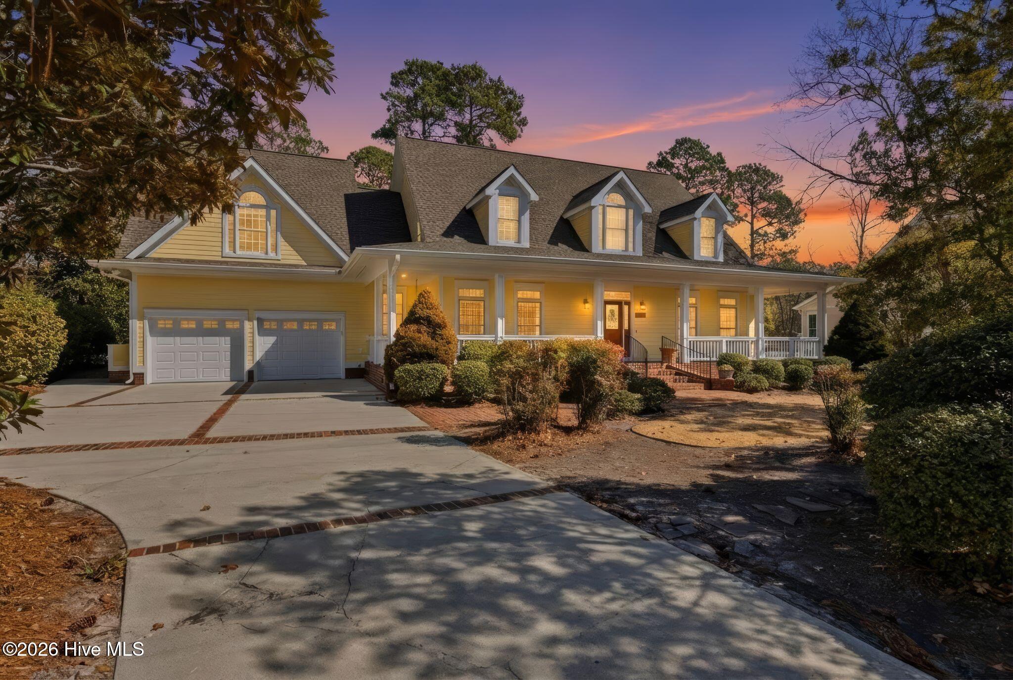 100561180 | Photo 93