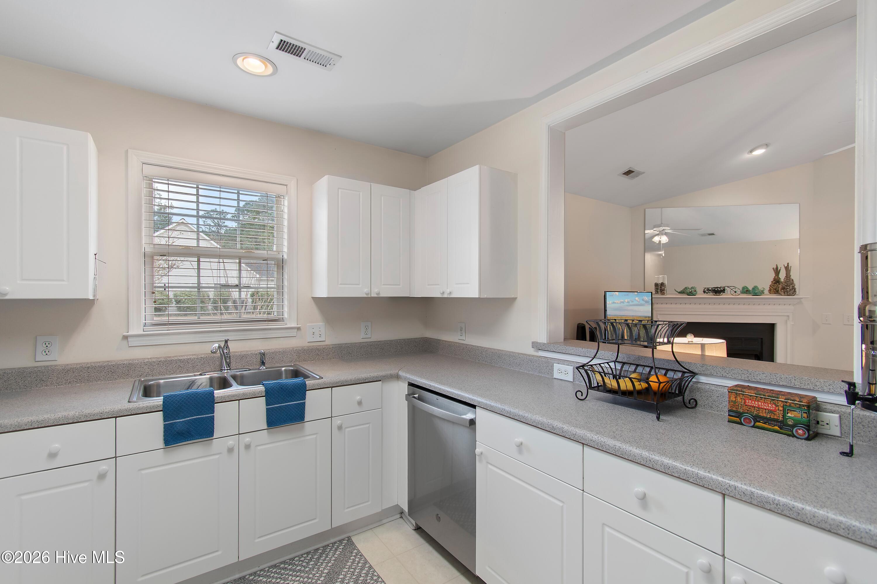 100558212 | Photo 13