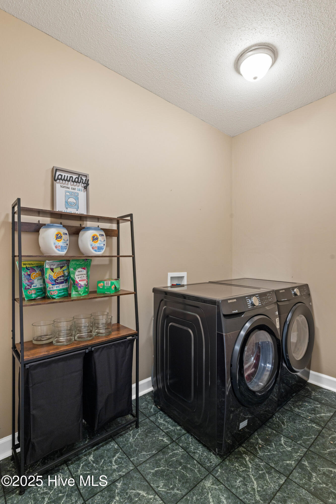 100547919 | Photo 40