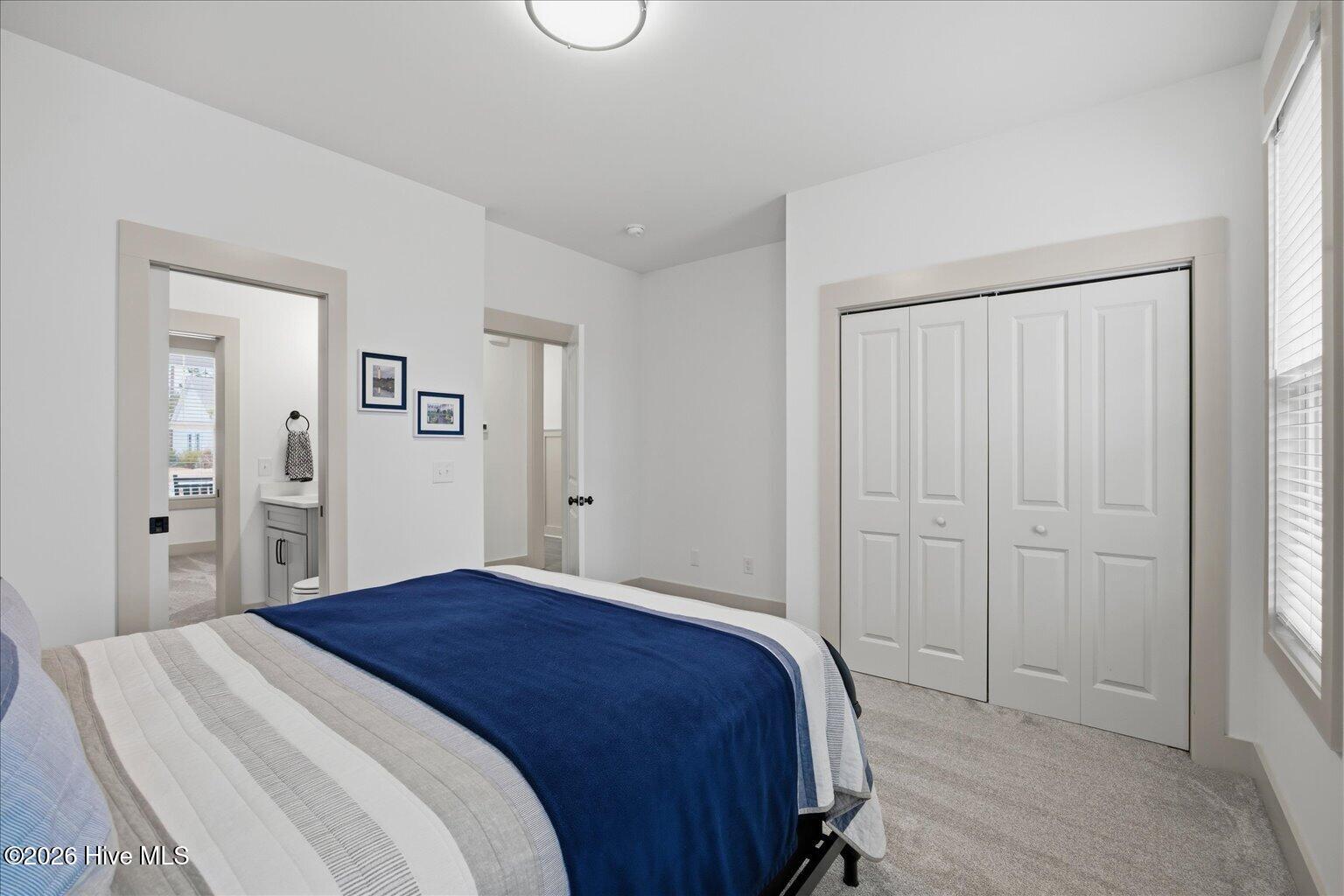 100562705 | Photo 37