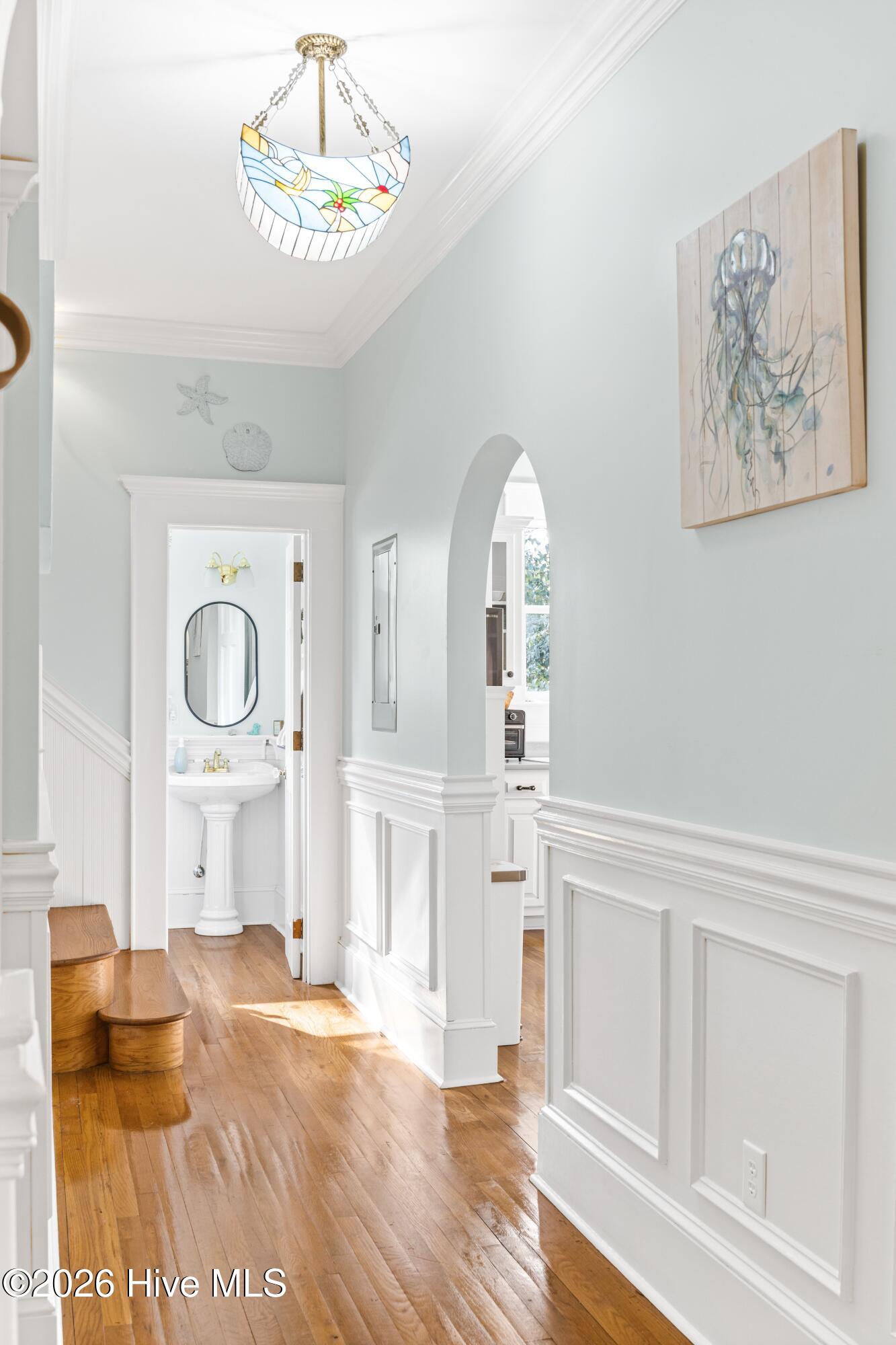 100560142 | Photo 25