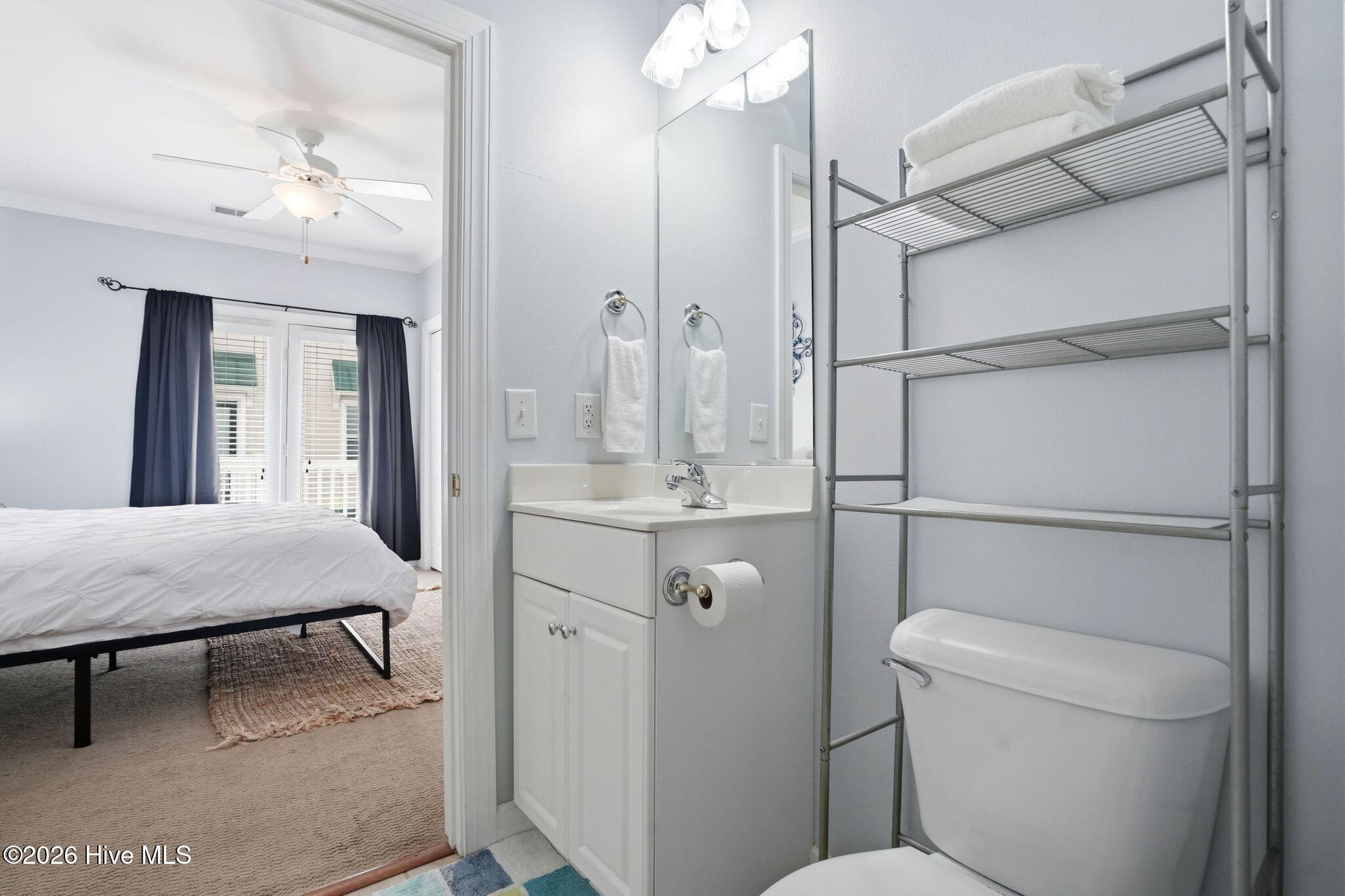 100560222 | Photo 37