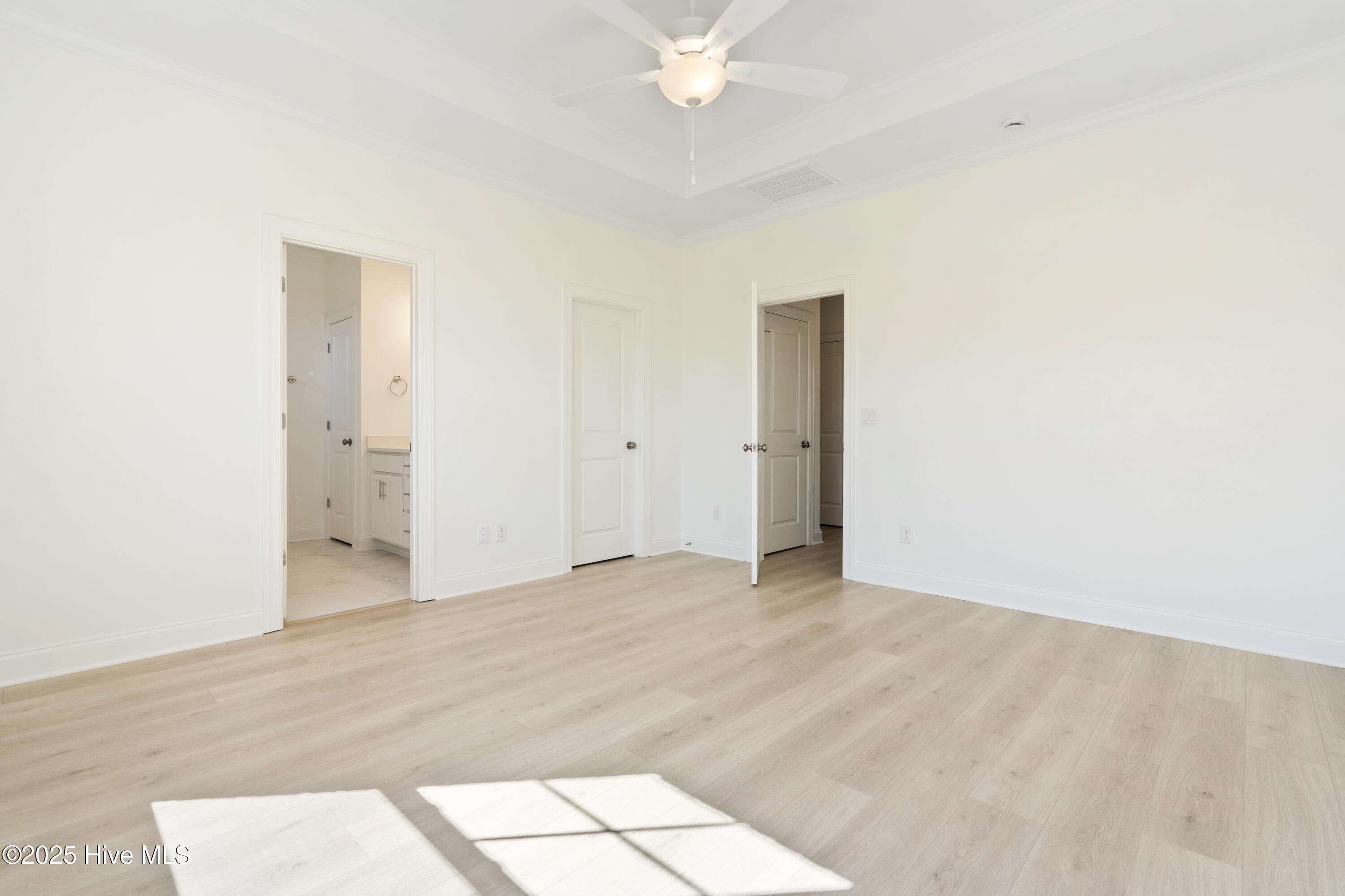 100517752 | Photo 18