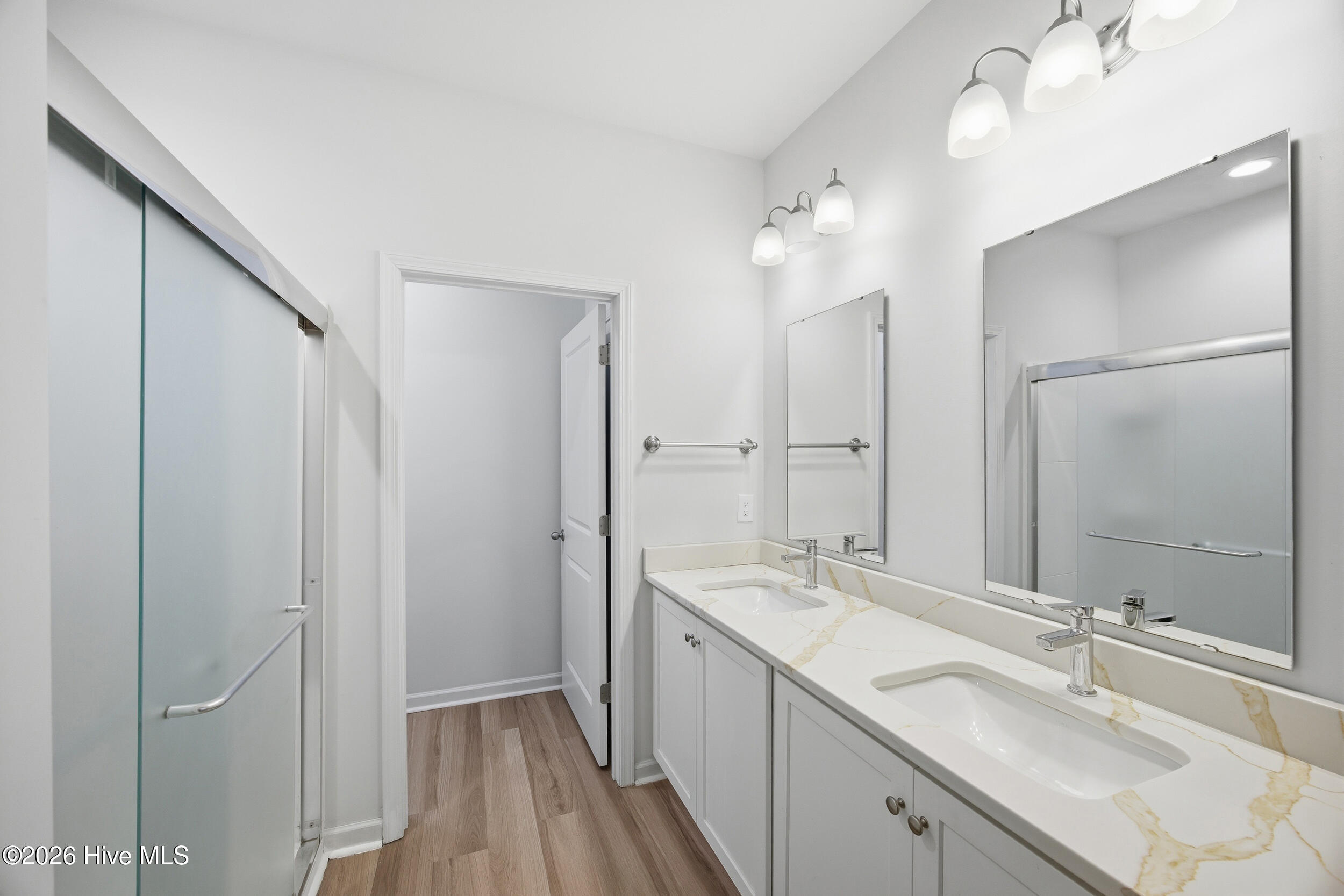 100551981 | Photo 16