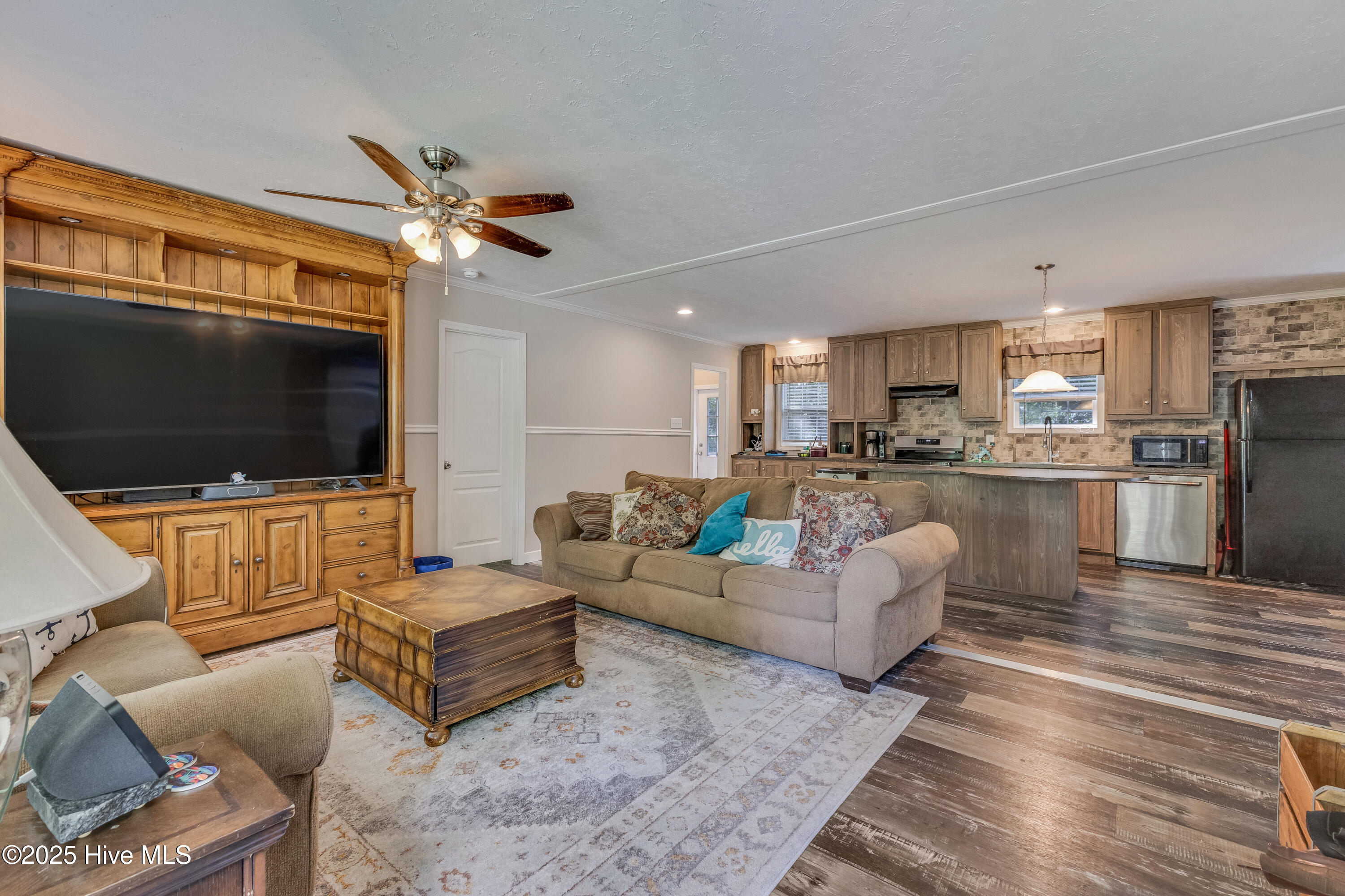 100517619 | Photo 85