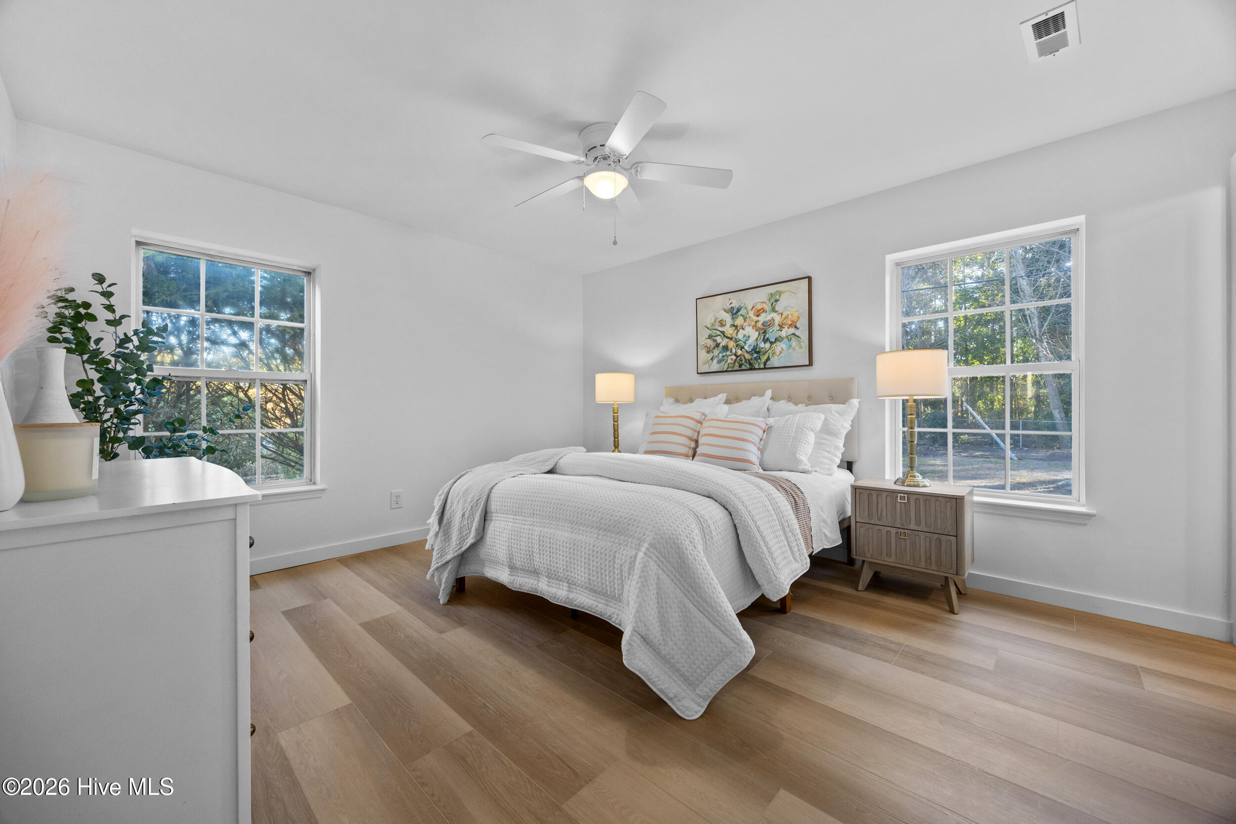 100557284 | Photo 14