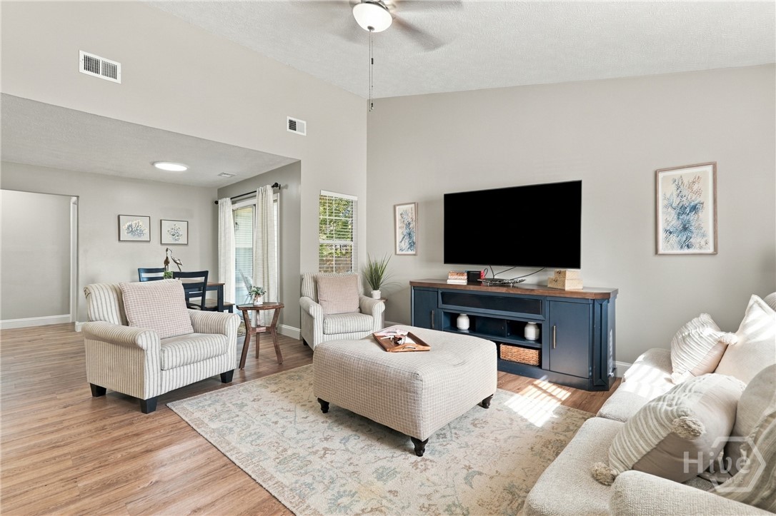 Photo 3 of Single family home for sale at 137 Crossover Ln, Savannah, GA 31410 | MLS# SA365472 | Listing updated on 2026-10-03