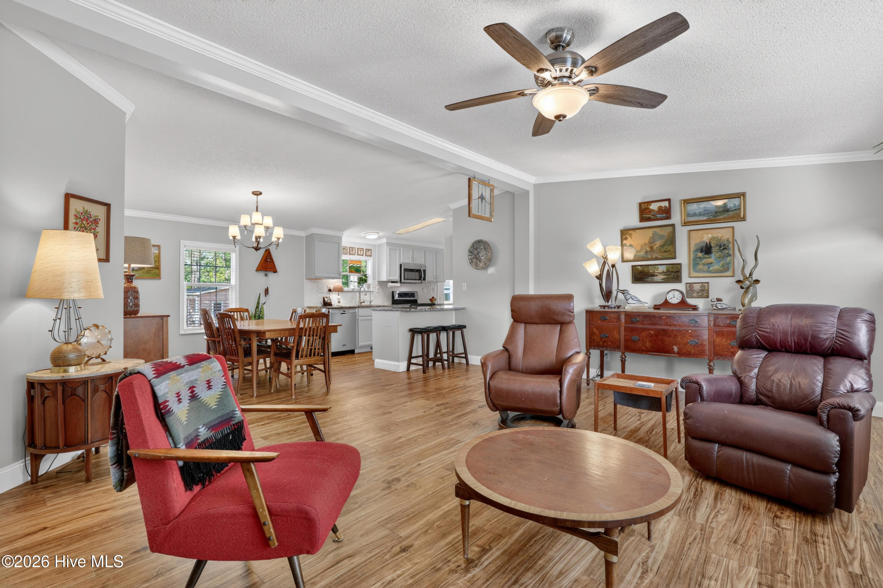 100568101 | Photo 10