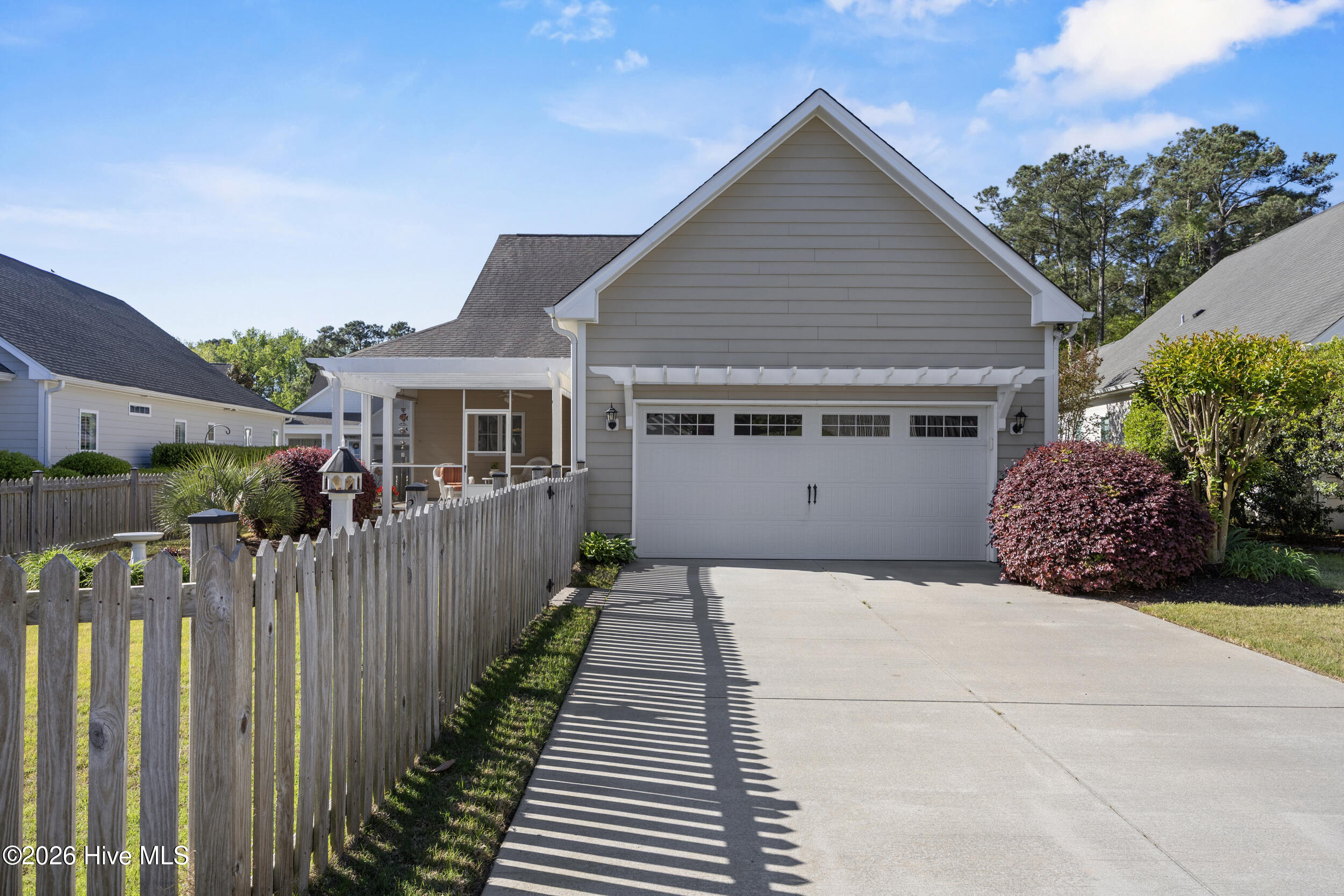 100567413 | Photo 24