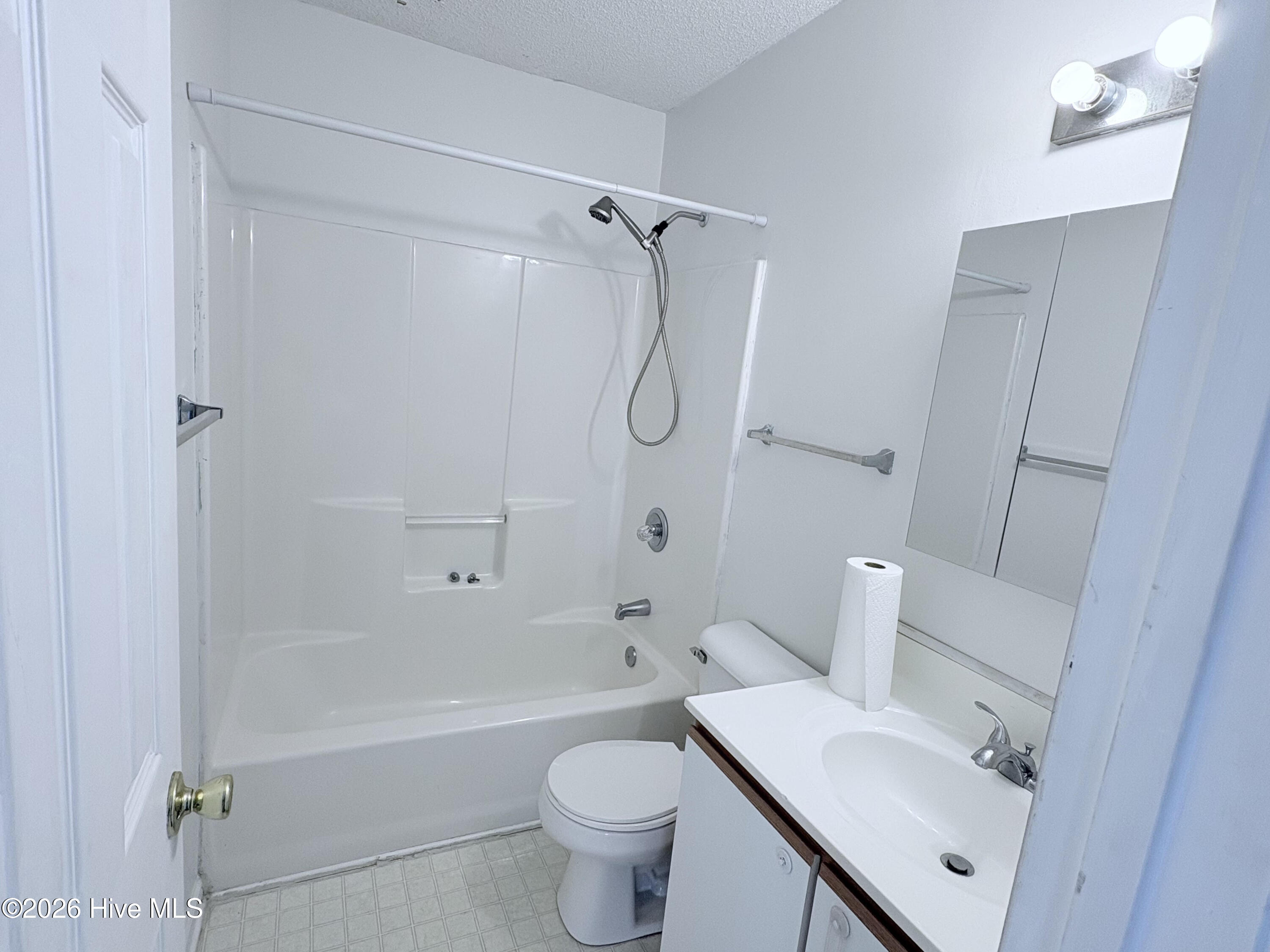 100548626 | Photo 19