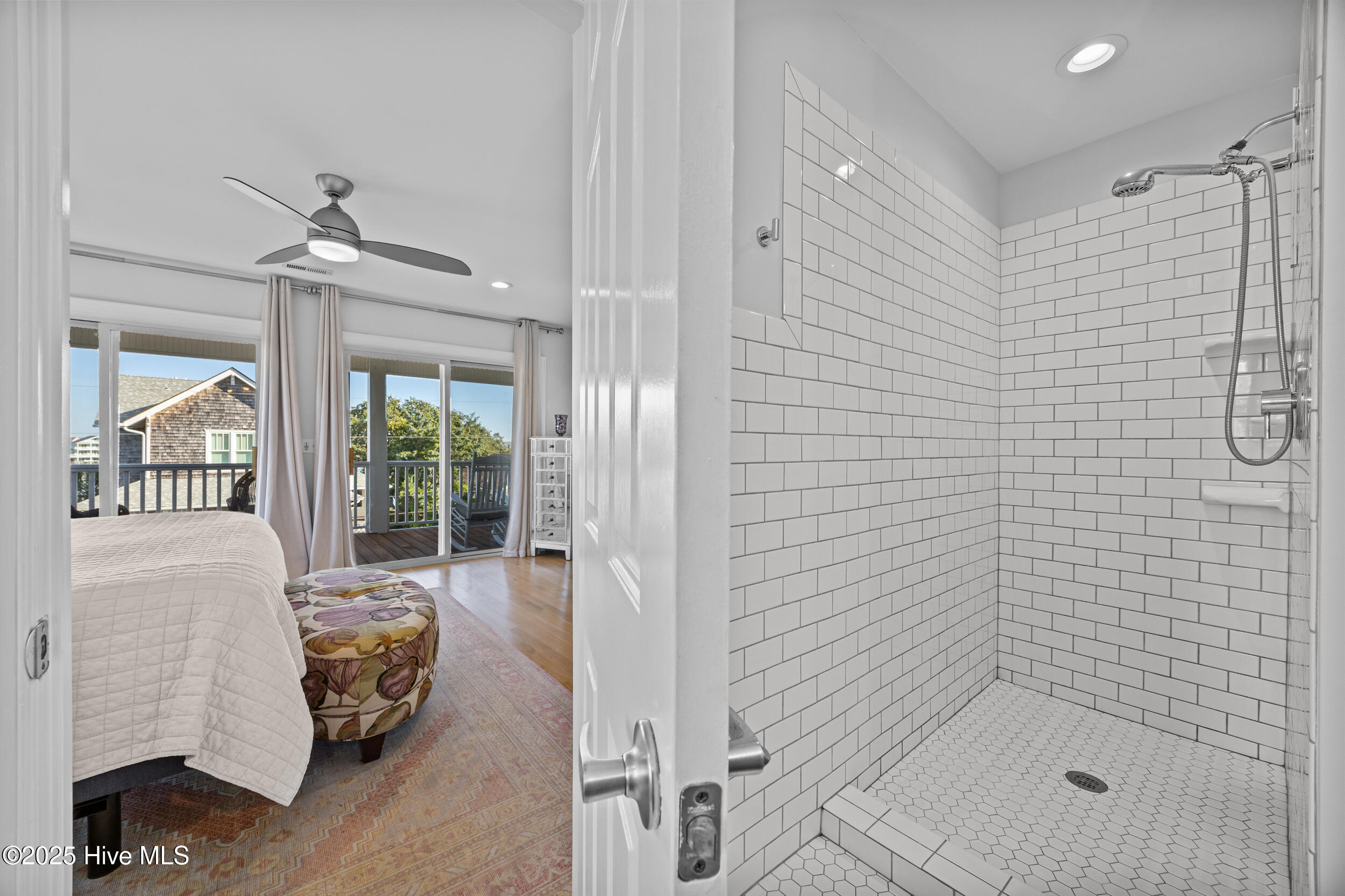 100554805 | Photo 27