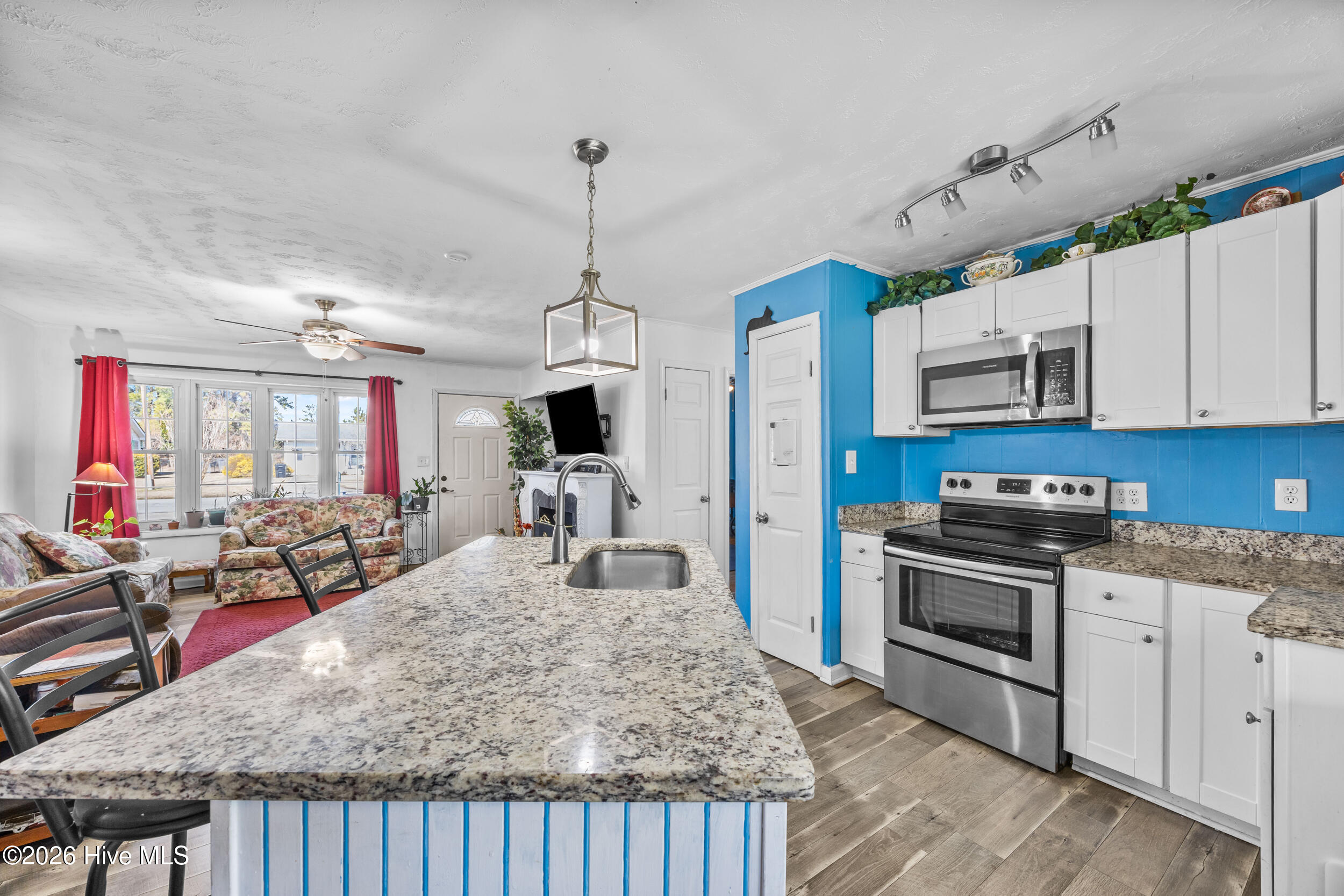 100555570 | Photo 15