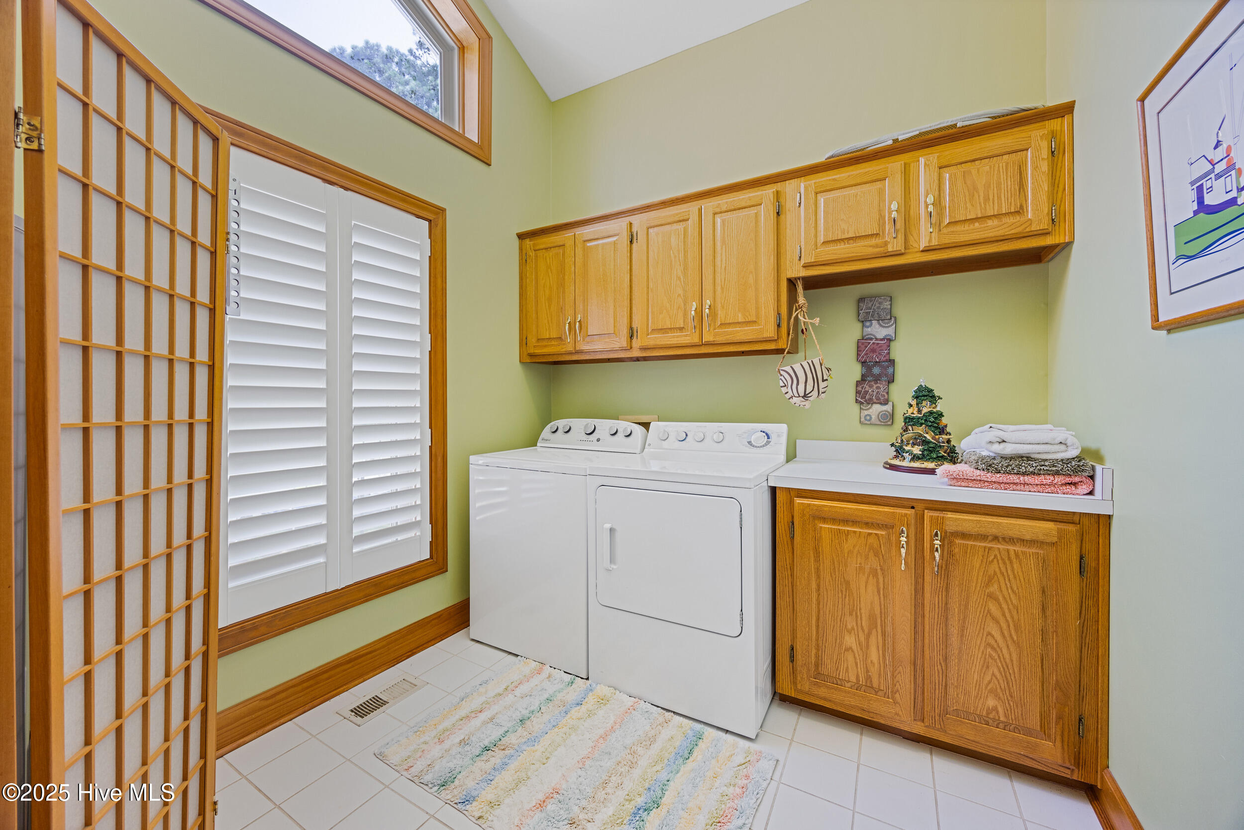 Spacious Laundry room