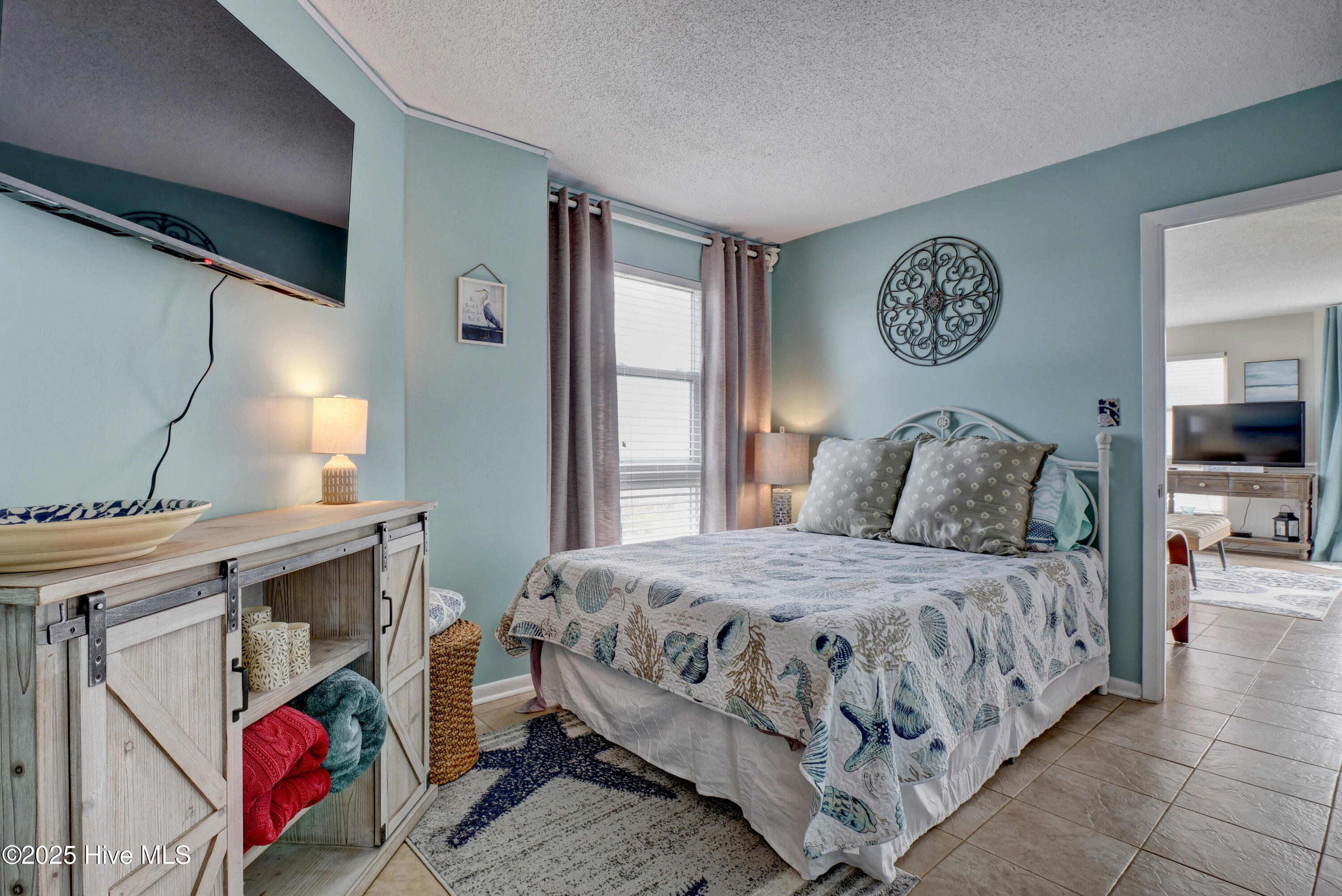 100521283 | Photo 15