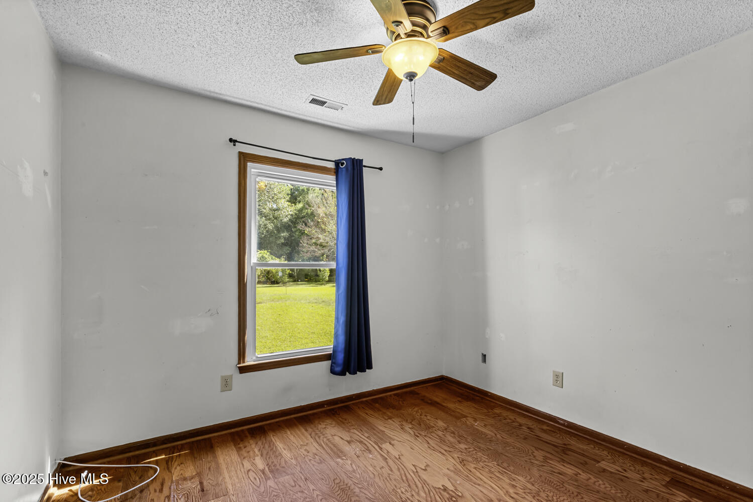 100532865 | Photo 16