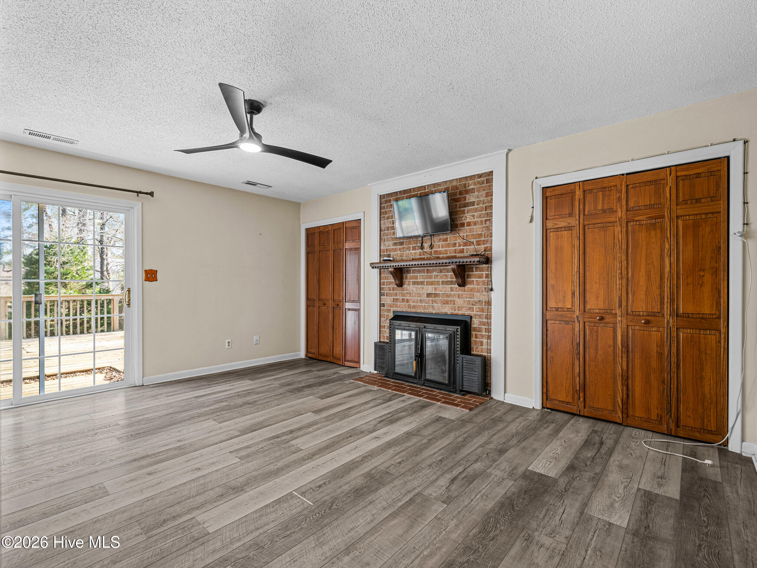 100561743 | Photo 33