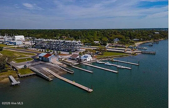 100553284 | Photo 28