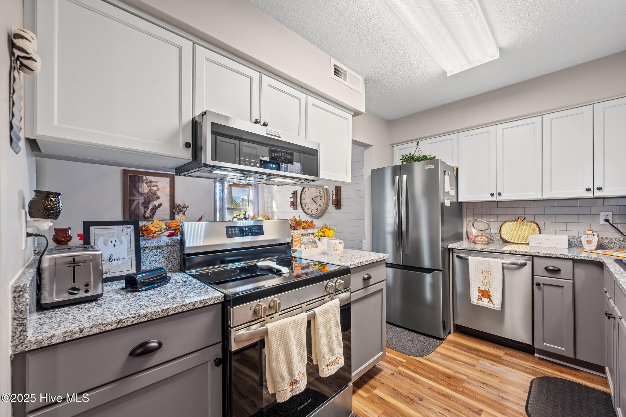 100537179 | Photo 21