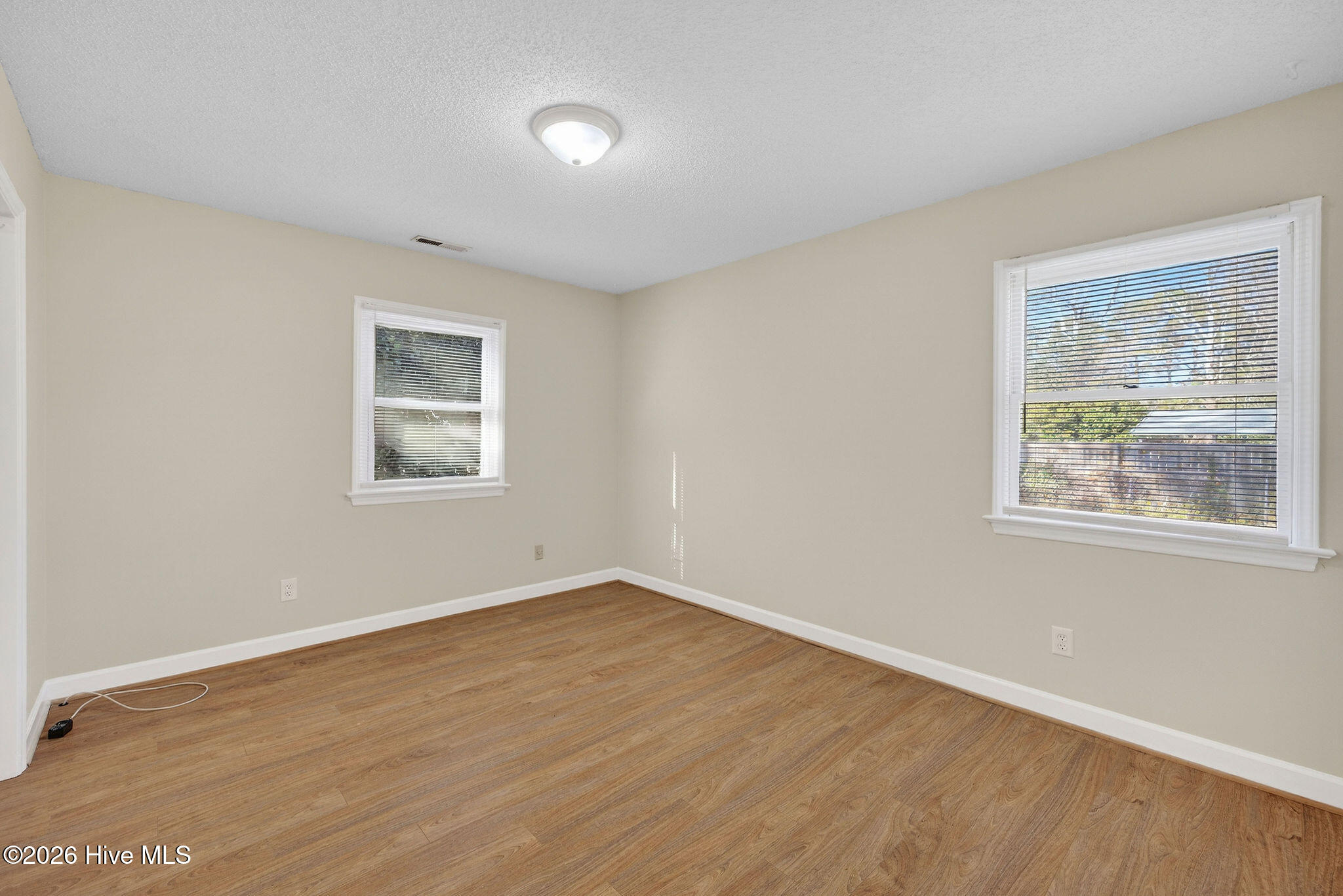 100545723 | Photo 29