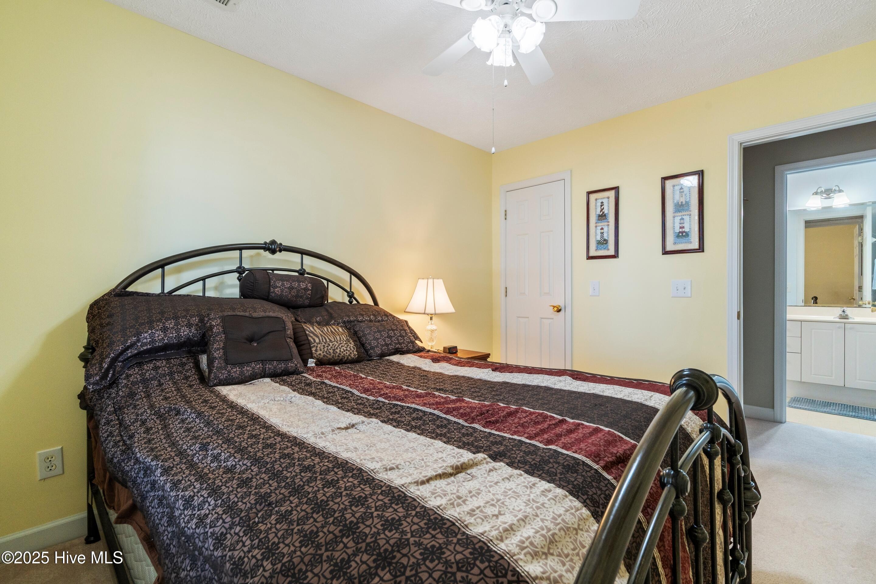 100546792 | Photo 44