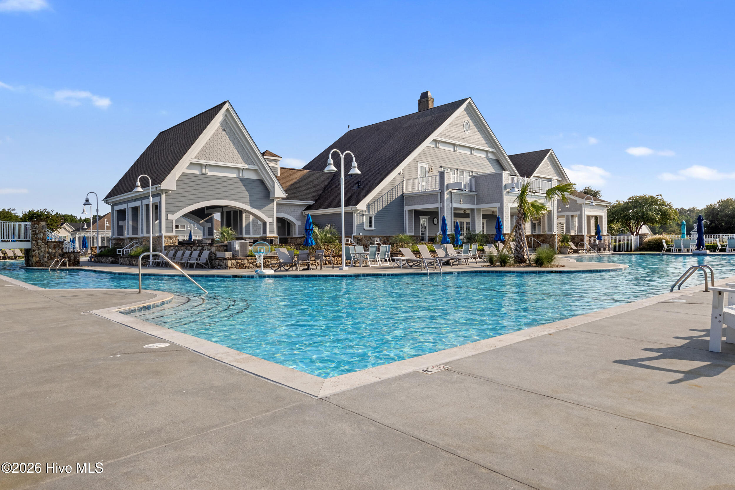 100570688 | Photo 80