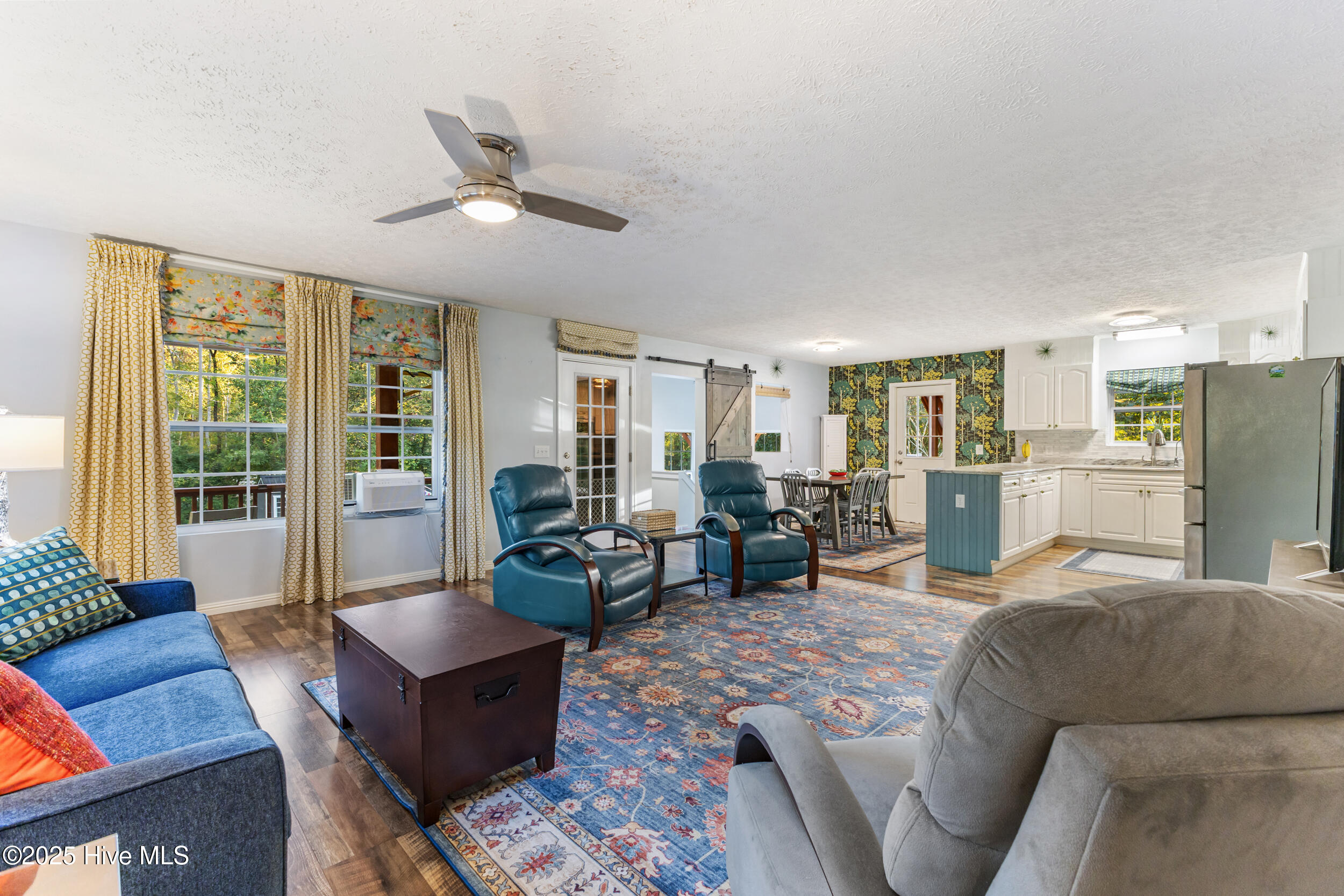 100556103 | Photo 13