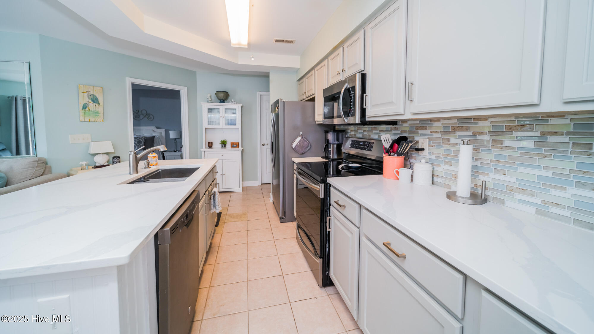 100543233 | Photo 12