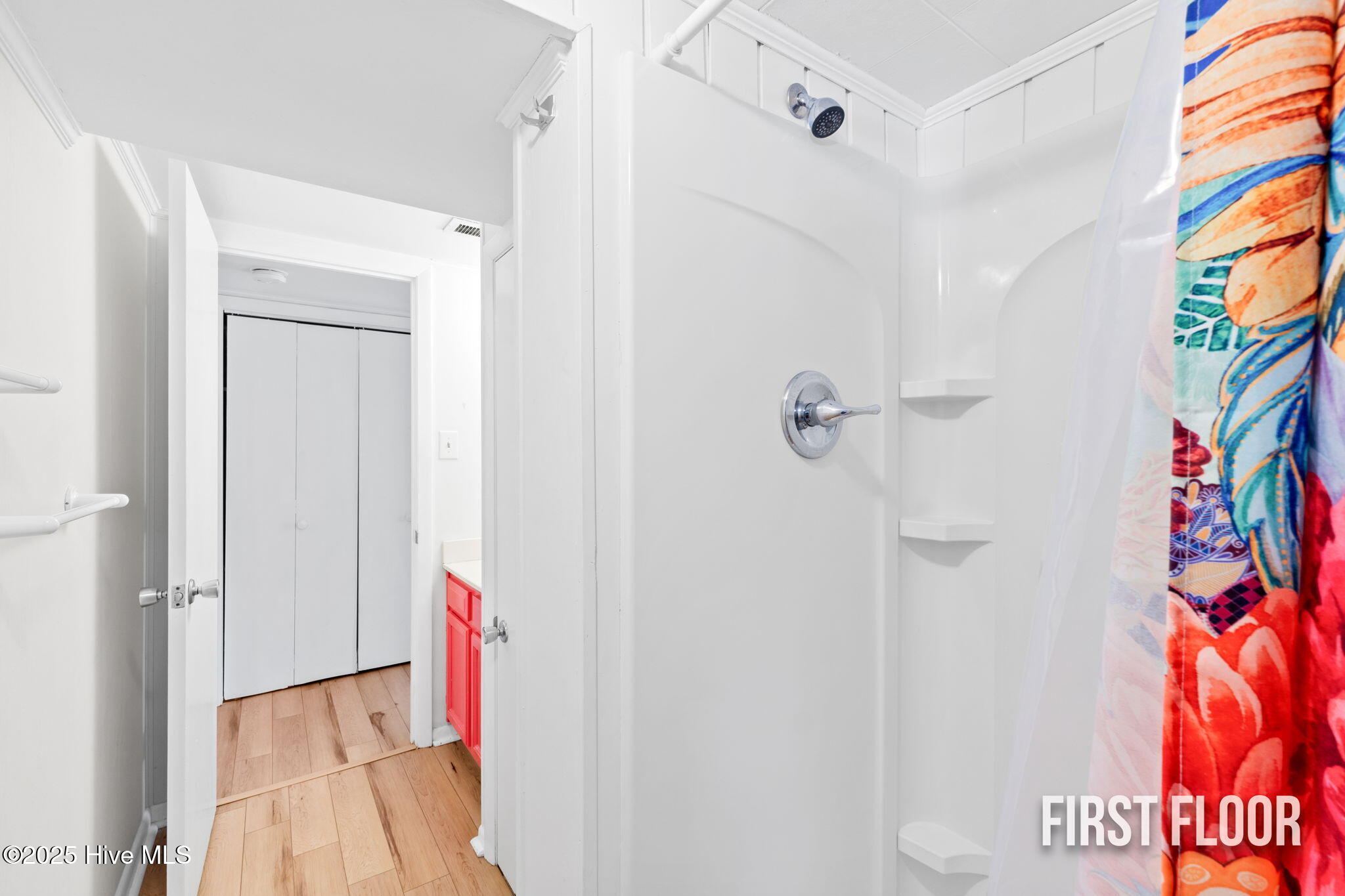 100532124 | Photo 15