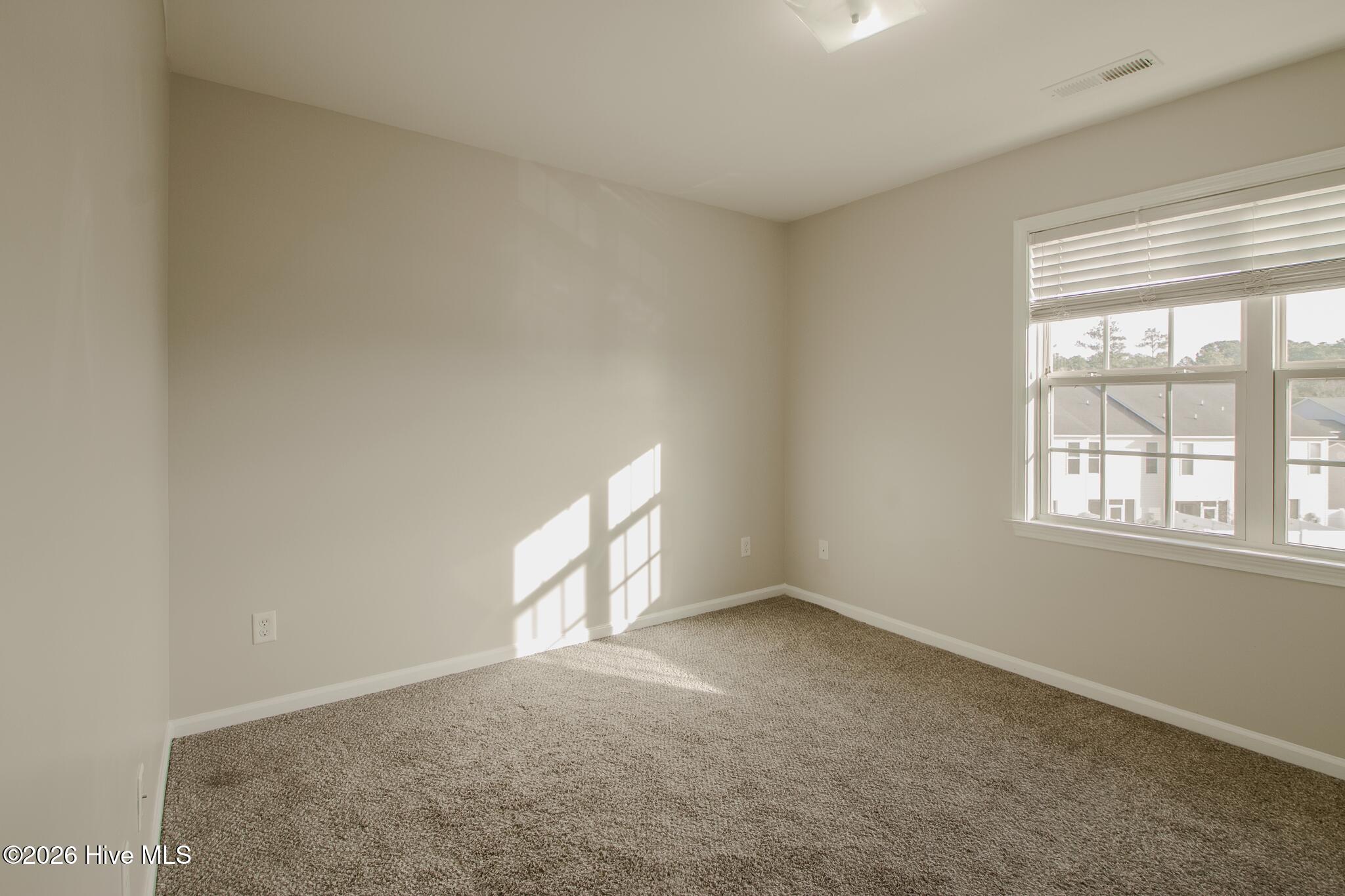 100522073 | Photo 24